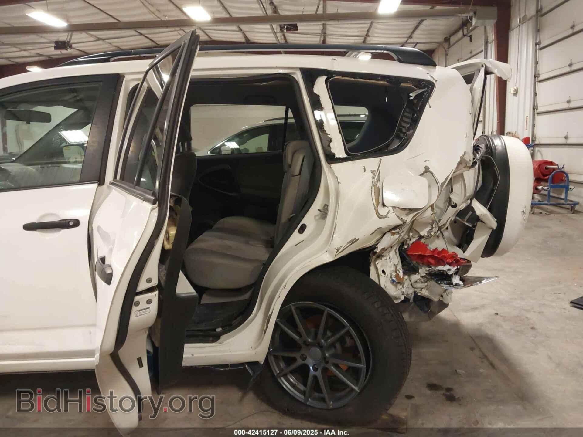 2011 TOYOTA RAV4 - VIN: 2T3BF4DV5BW085663 - Фото 18