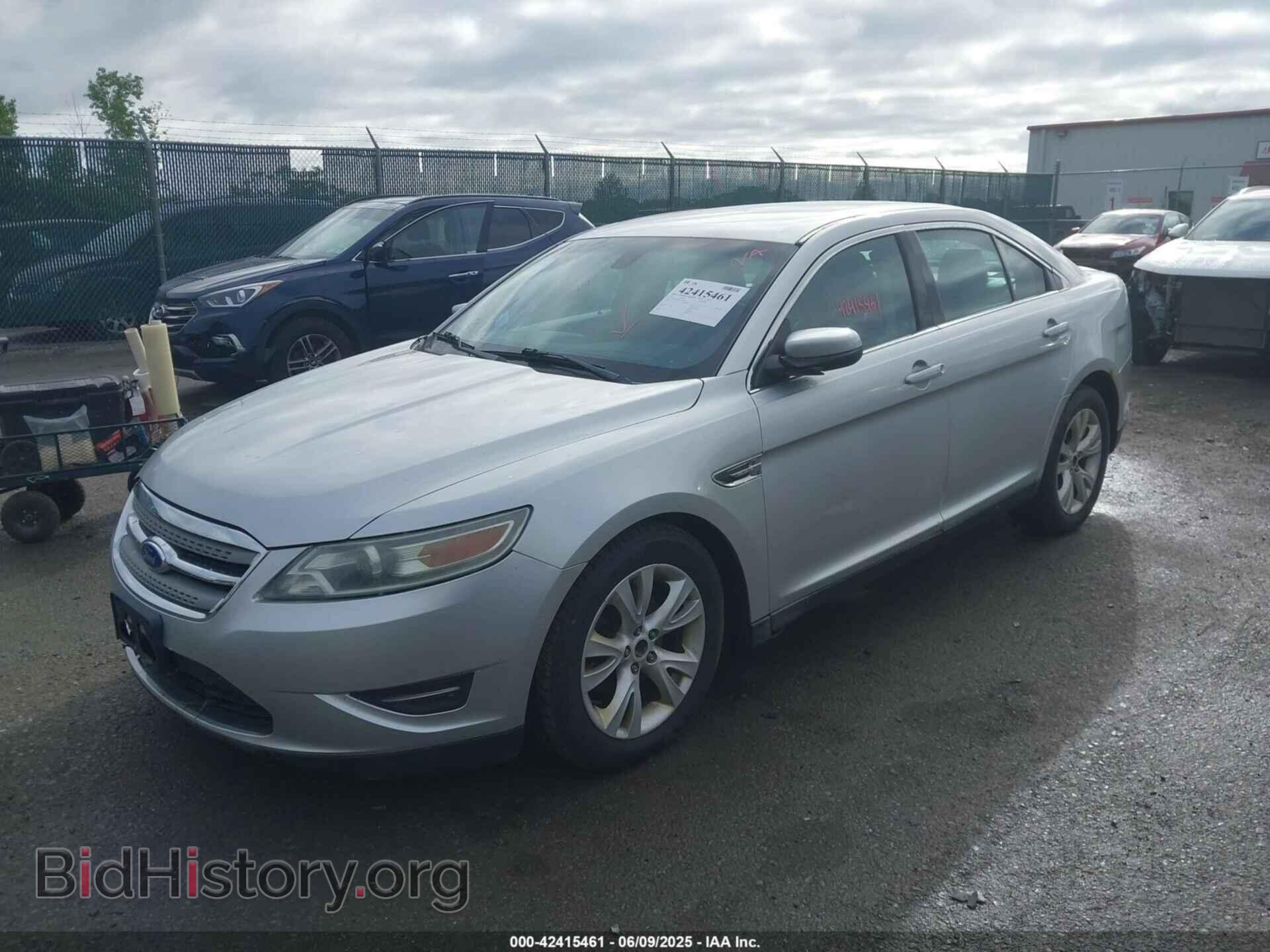 2011 FORD TAURUS - VIN: 1FAHP2HW8BG176832 - Фото 2