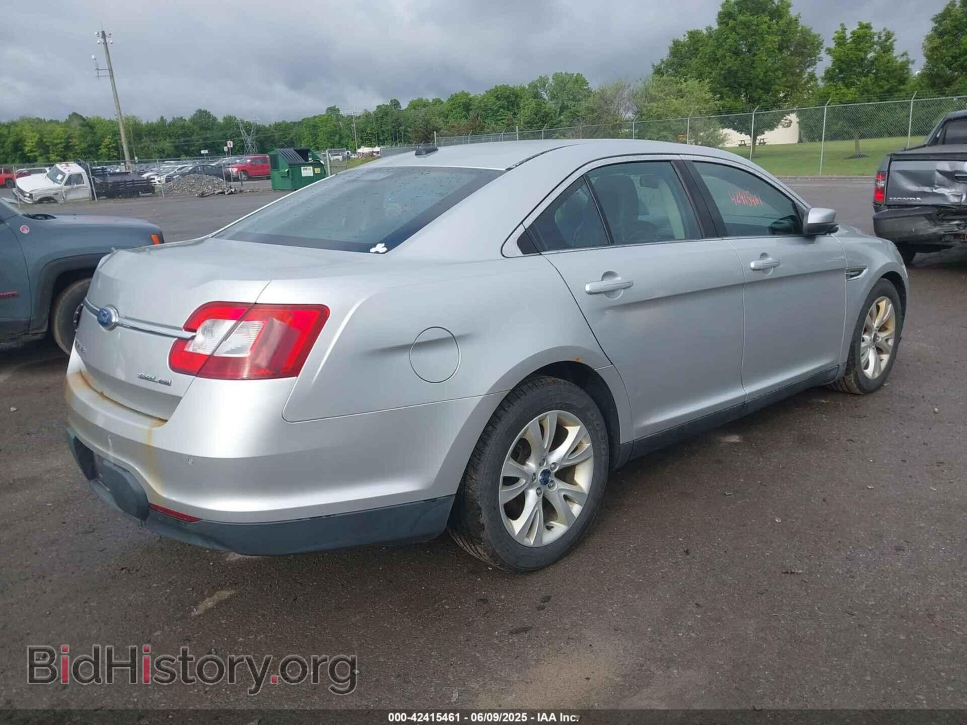 2011 FORD TAURUS - VIN: 1FAHP2HW8BG176832 - Фото 4