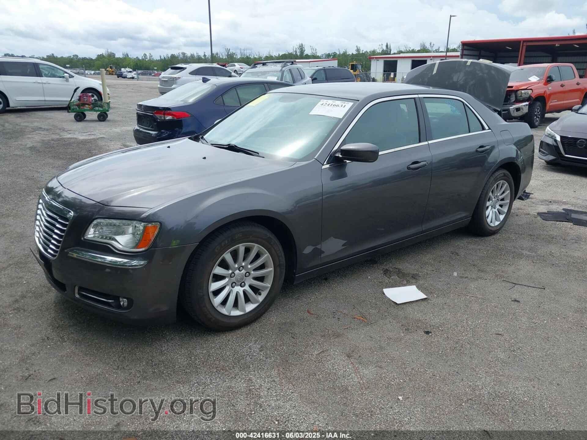 2014 CHRYSLER 300 - VIN: 2C3CCAAG7EH322857 - Фото 2