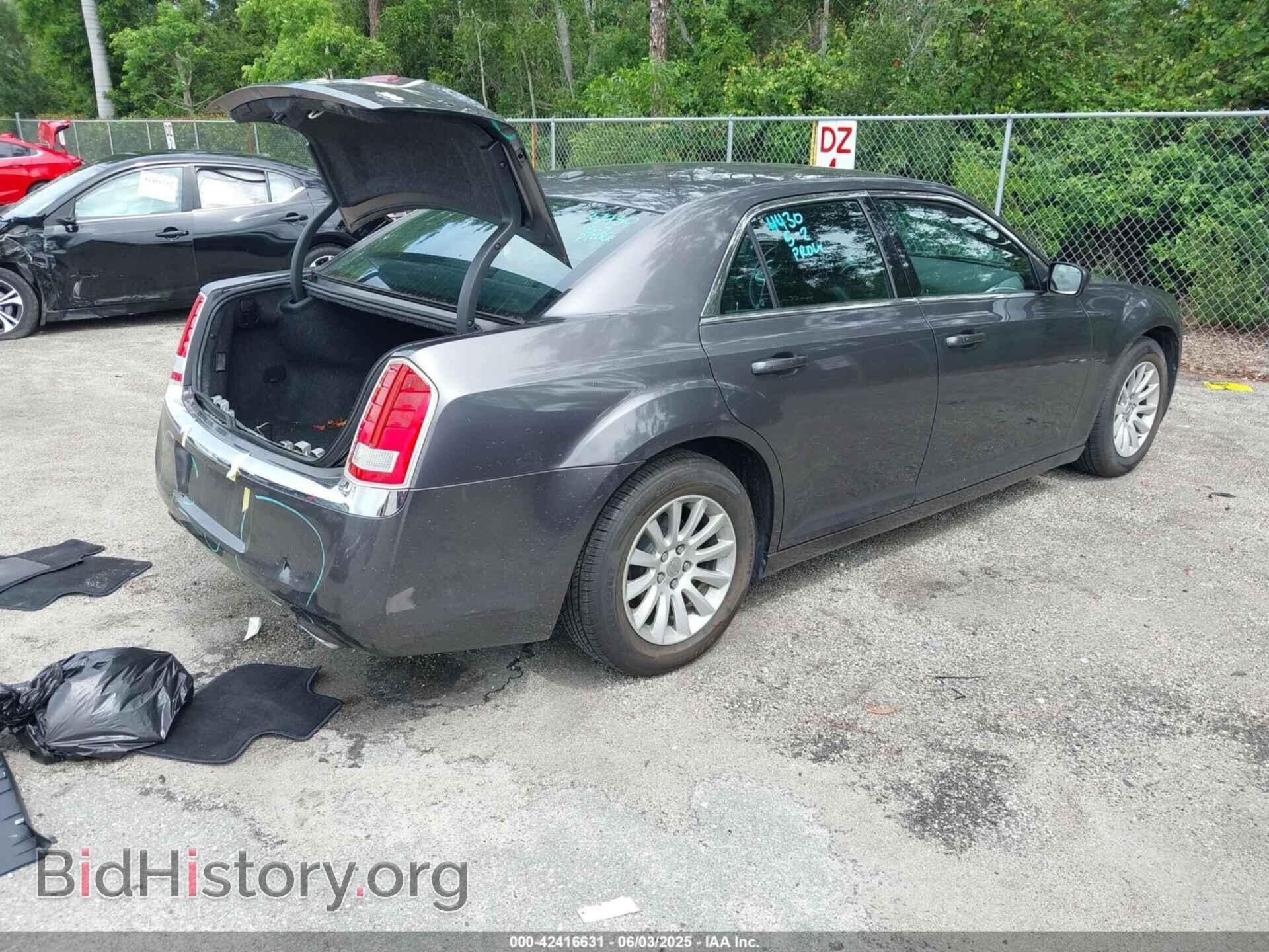 2014 CHRYSLER 300 - VIN: 2C3CCAAG7EH322857 - Фото 4
