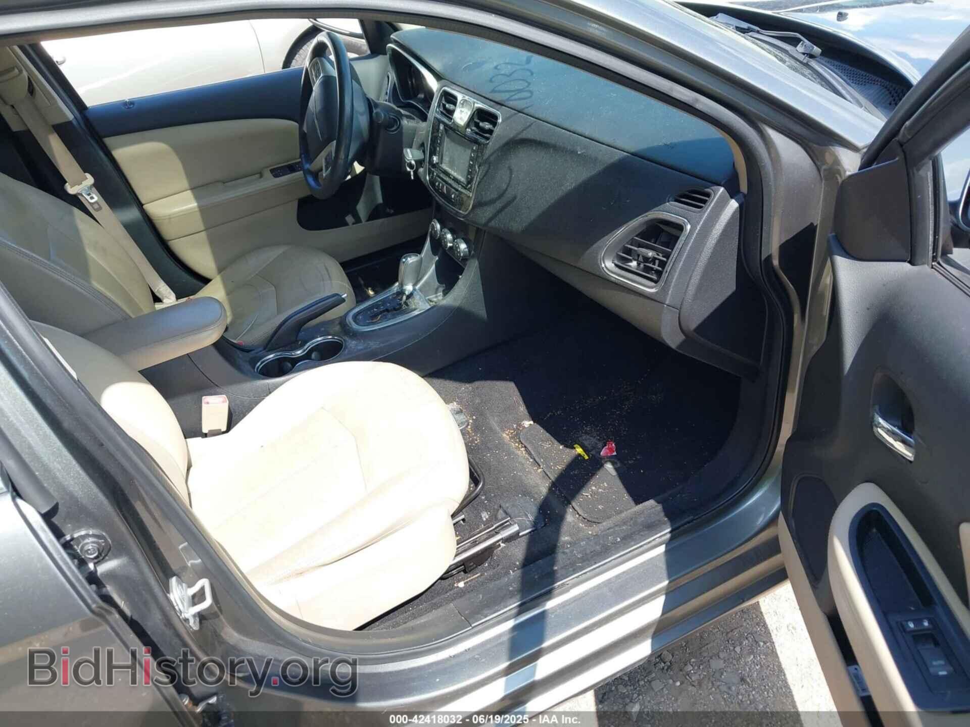 2012 CHRYSLER 200 - VIN: 1C3CCBCG1CN315443 - Фото 5