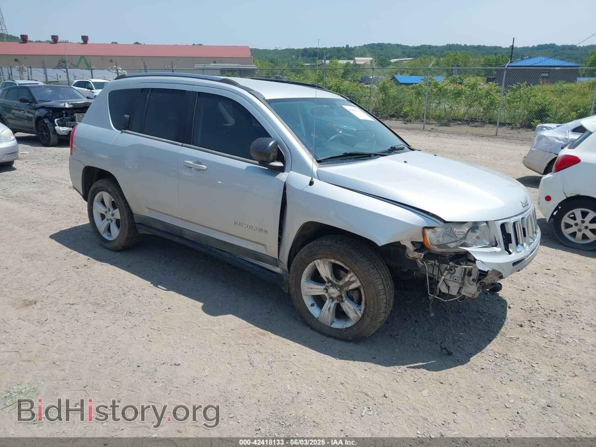 Photo 1J4NT1FA2BD171048 - JEEP COMPASS 2011