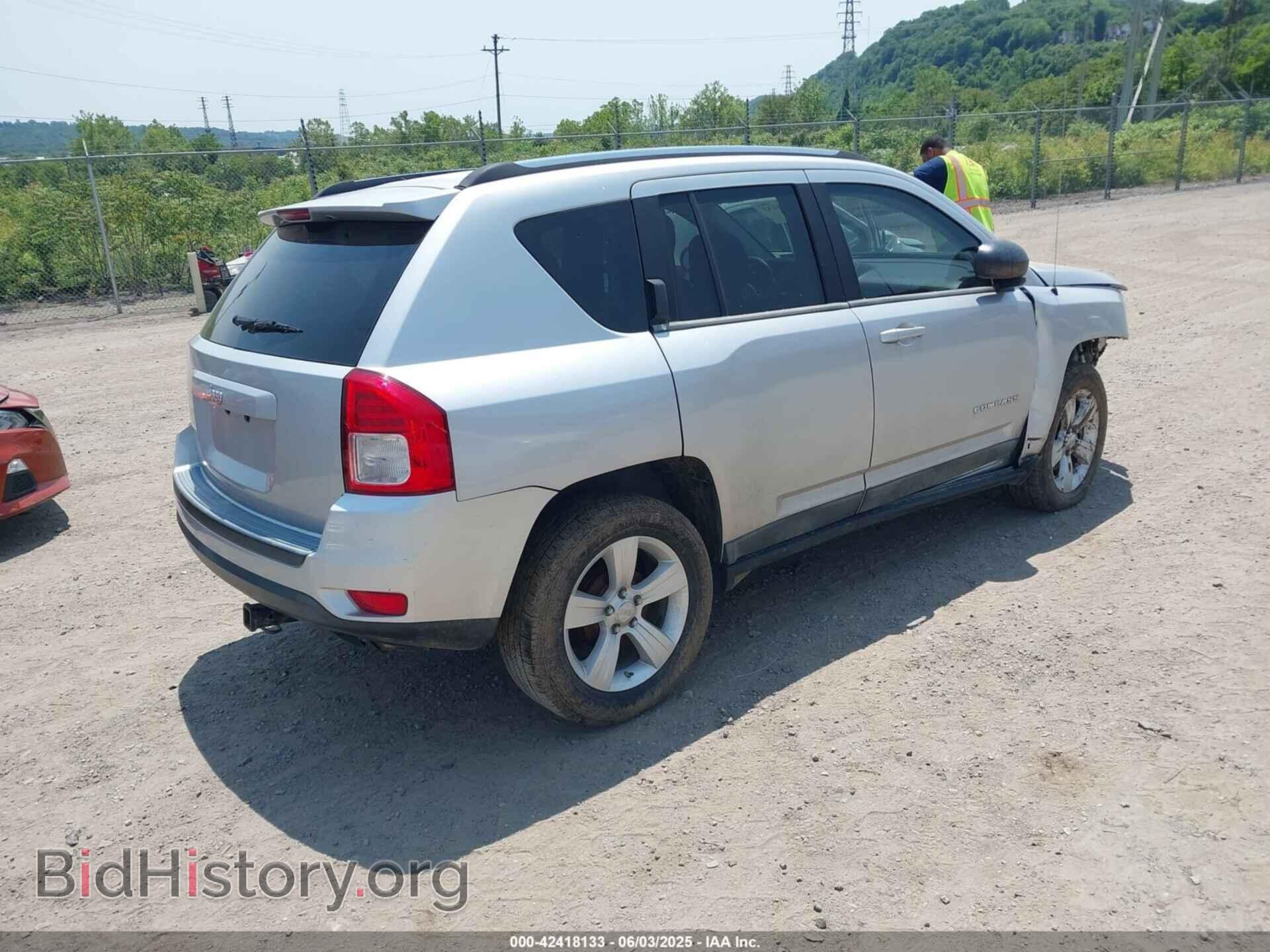2011 JEEP COMPASS - VIN: 1J4NT1FA2BD171048 - Photo 4