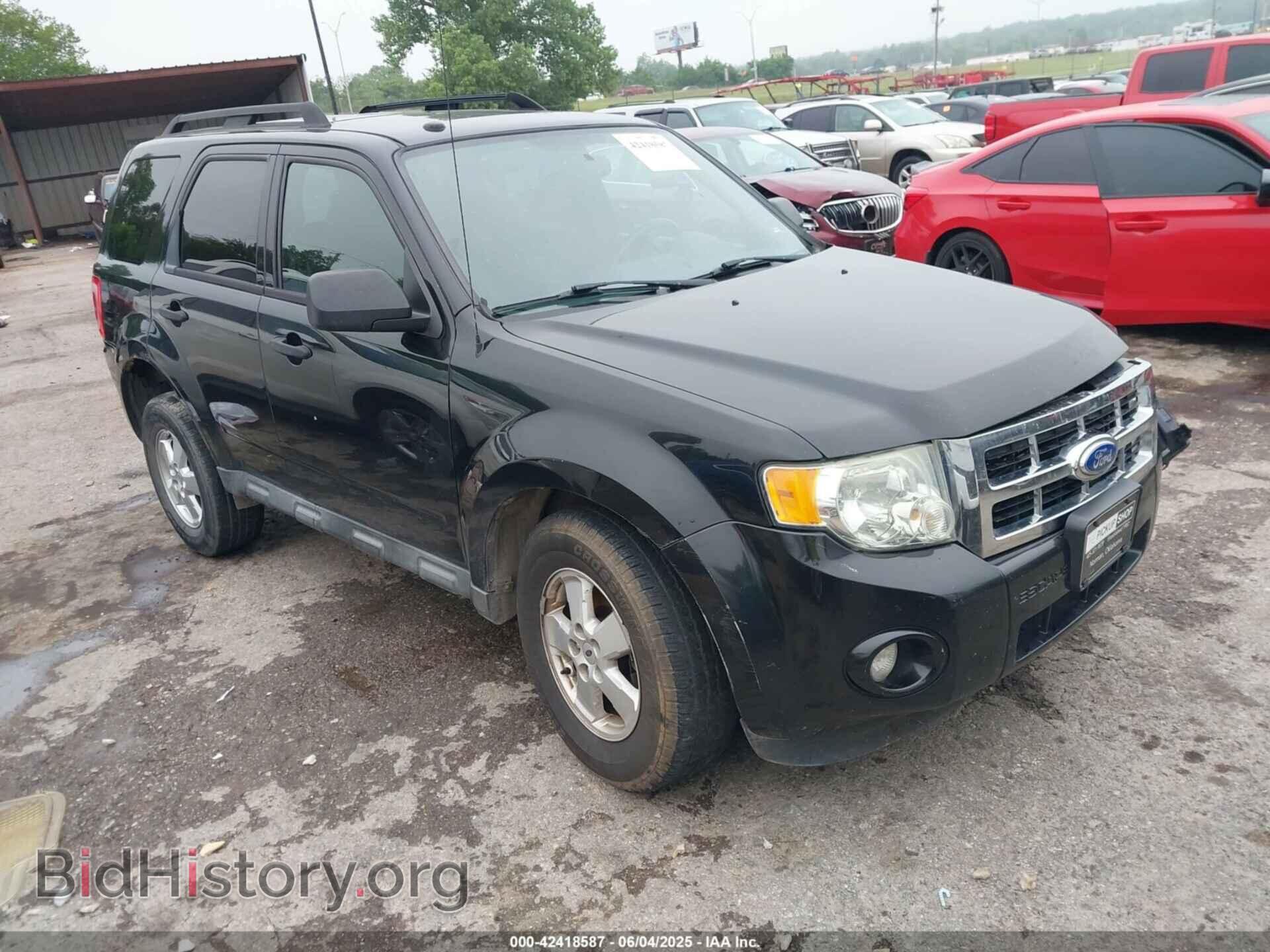 Photo 1FMCU0D73BKC39599 - FORD ESCAPE 2011