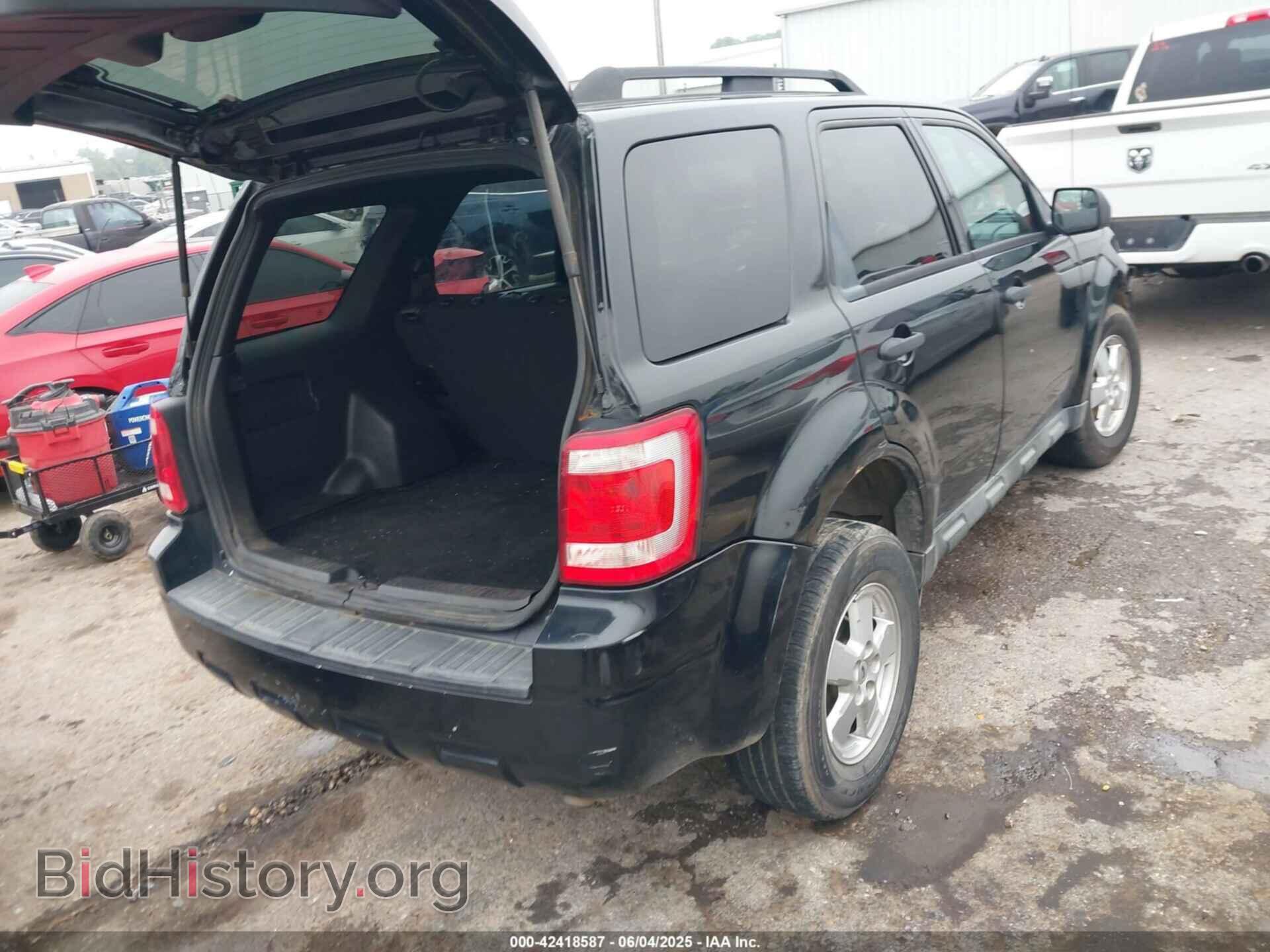 2011 FORD ESCAPE - VIN: 1FMCU0D73BKC39599 - Фото 4