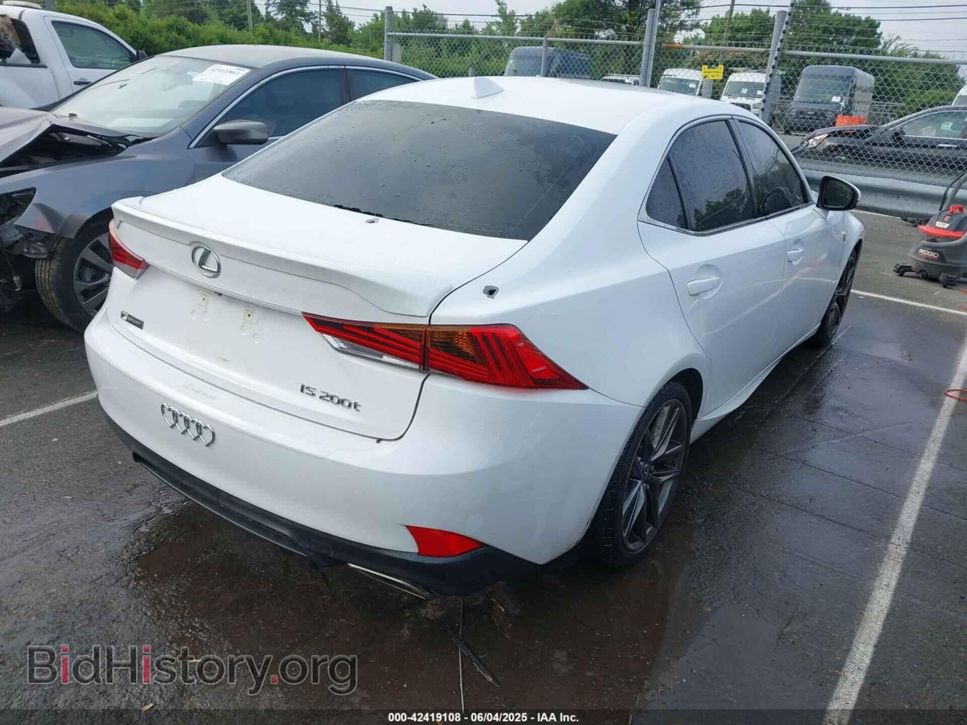 2017 LEXUS IS 200T - VIN: JTHBA1D27H5060250 - Фото 4