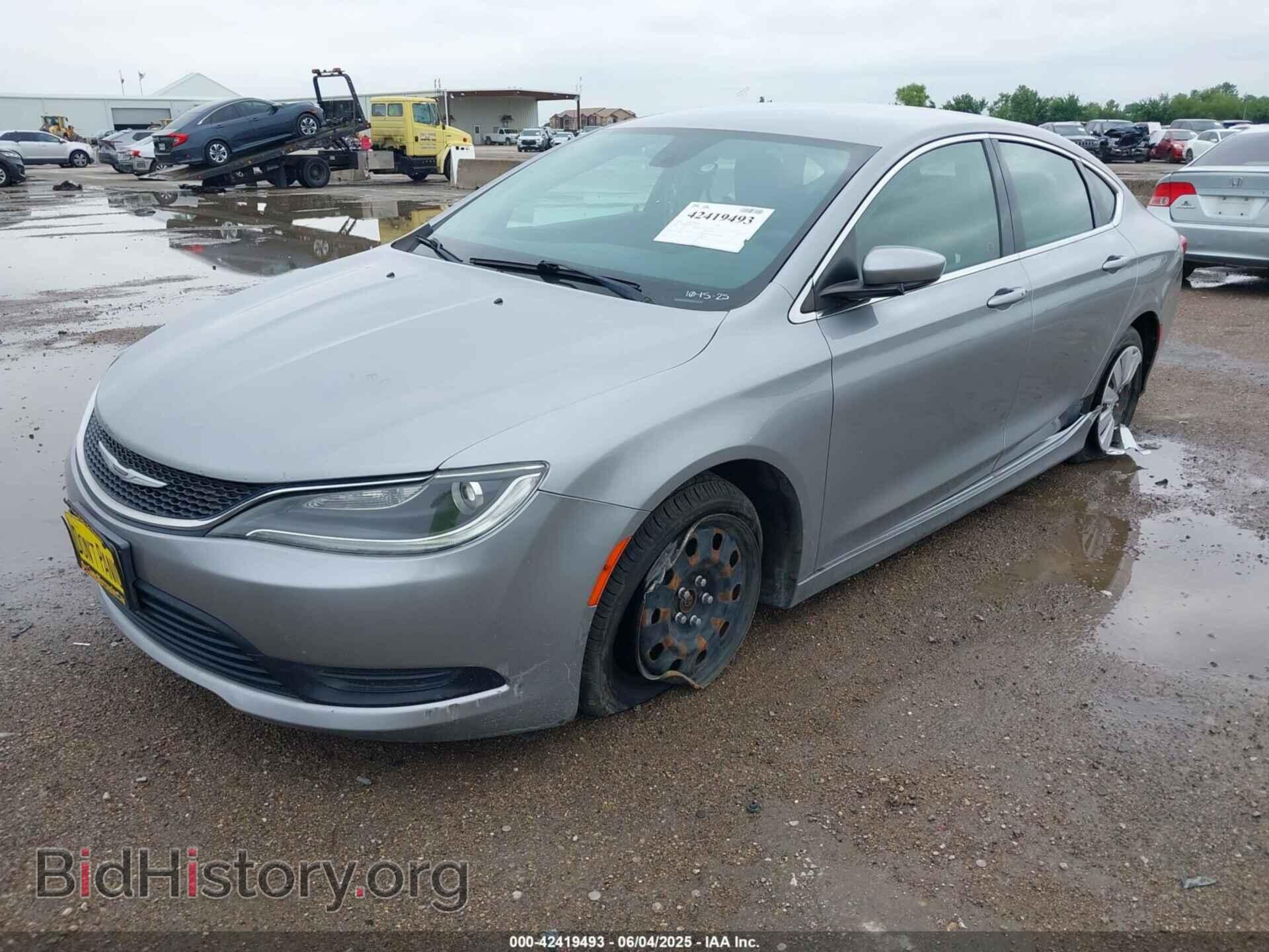 2015 CHRYSLER 200 - VIN: 1C3CCCFB0FN593275 - Фото 2