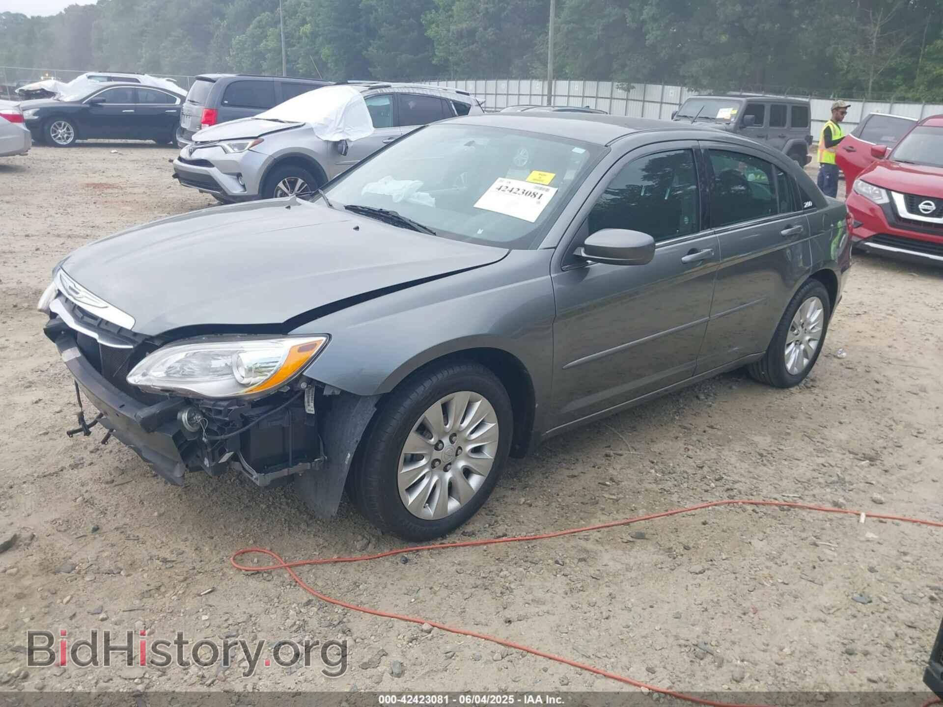 2013 CHRYSLER 200 - VIN: 1C3CCBAB8DN608510 - Фото 2