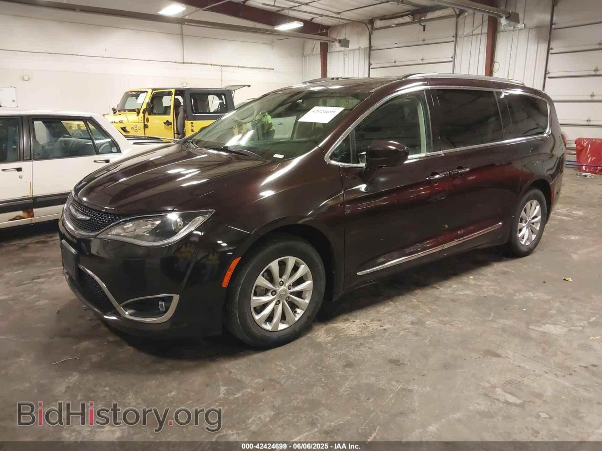 2017 CHRYSLER PACIFICA - VIN: 2C4RC1BG9HR794352 - Фото 2