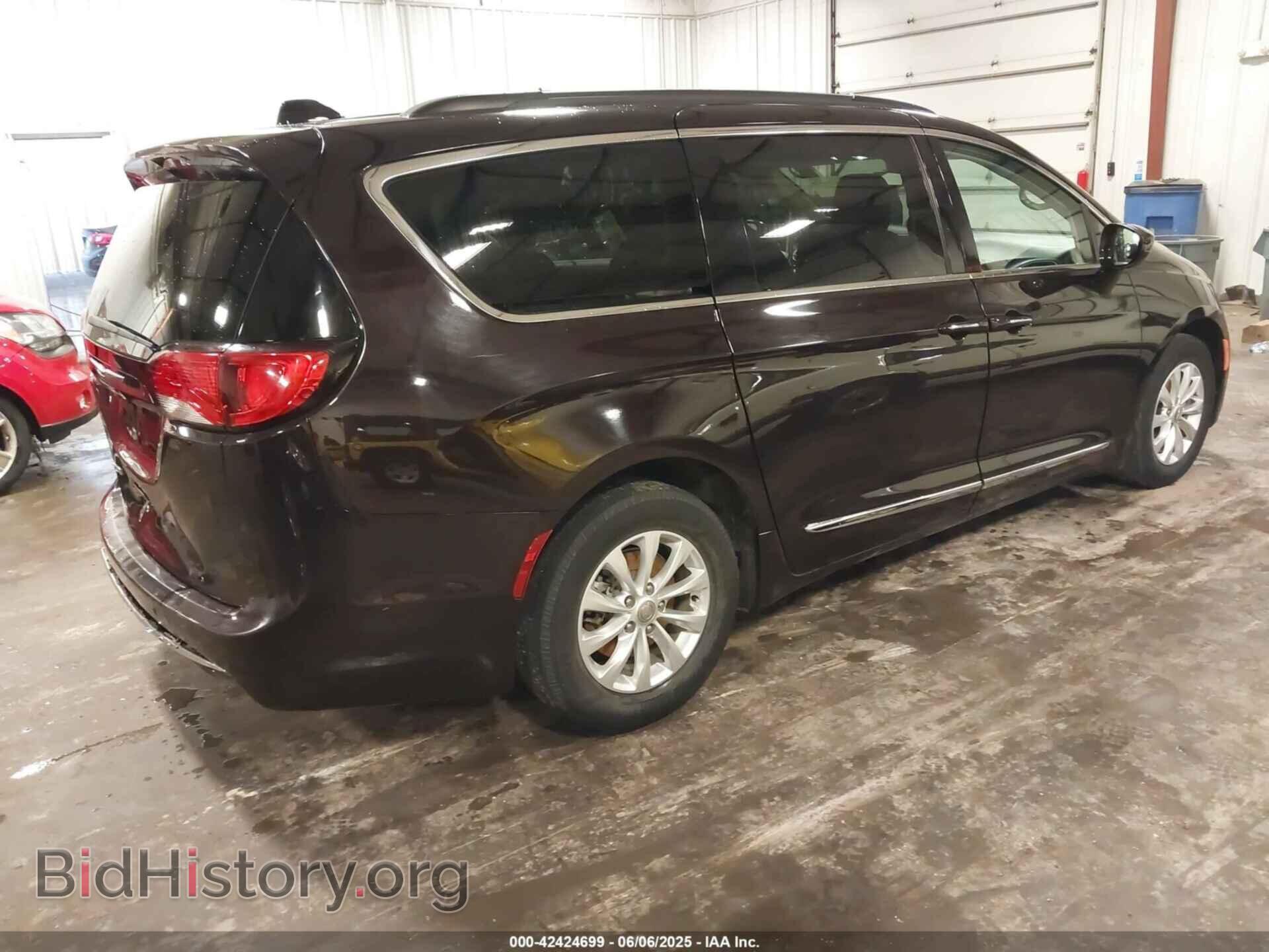 2017 CHRYSLER PACIFICA - VIN: 2C4RC1BG9HR794352 - Фото 4