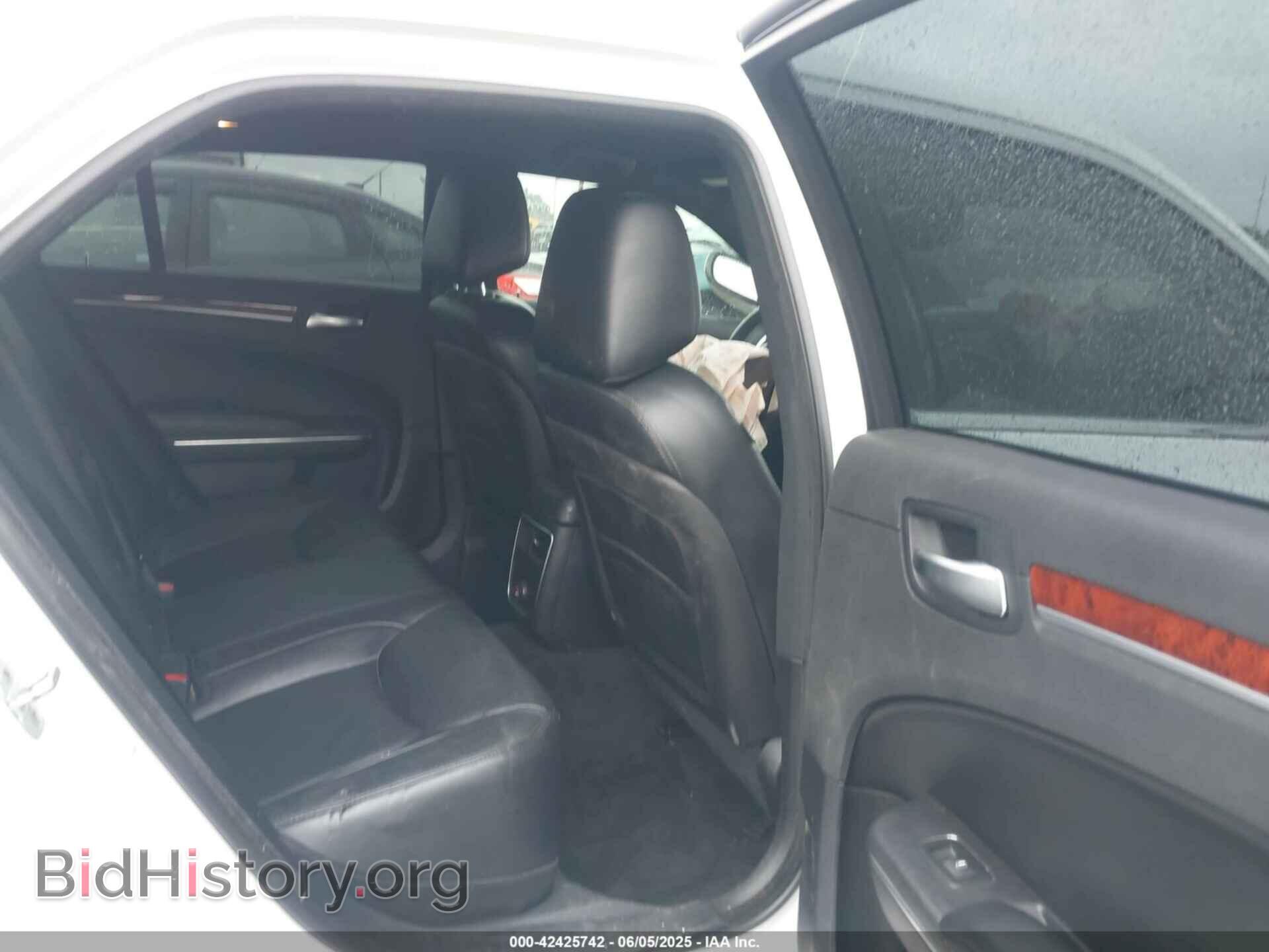 2012 CHRYSLER 300 - VIN: 2C3CCACG2CH160761 - Фото 8