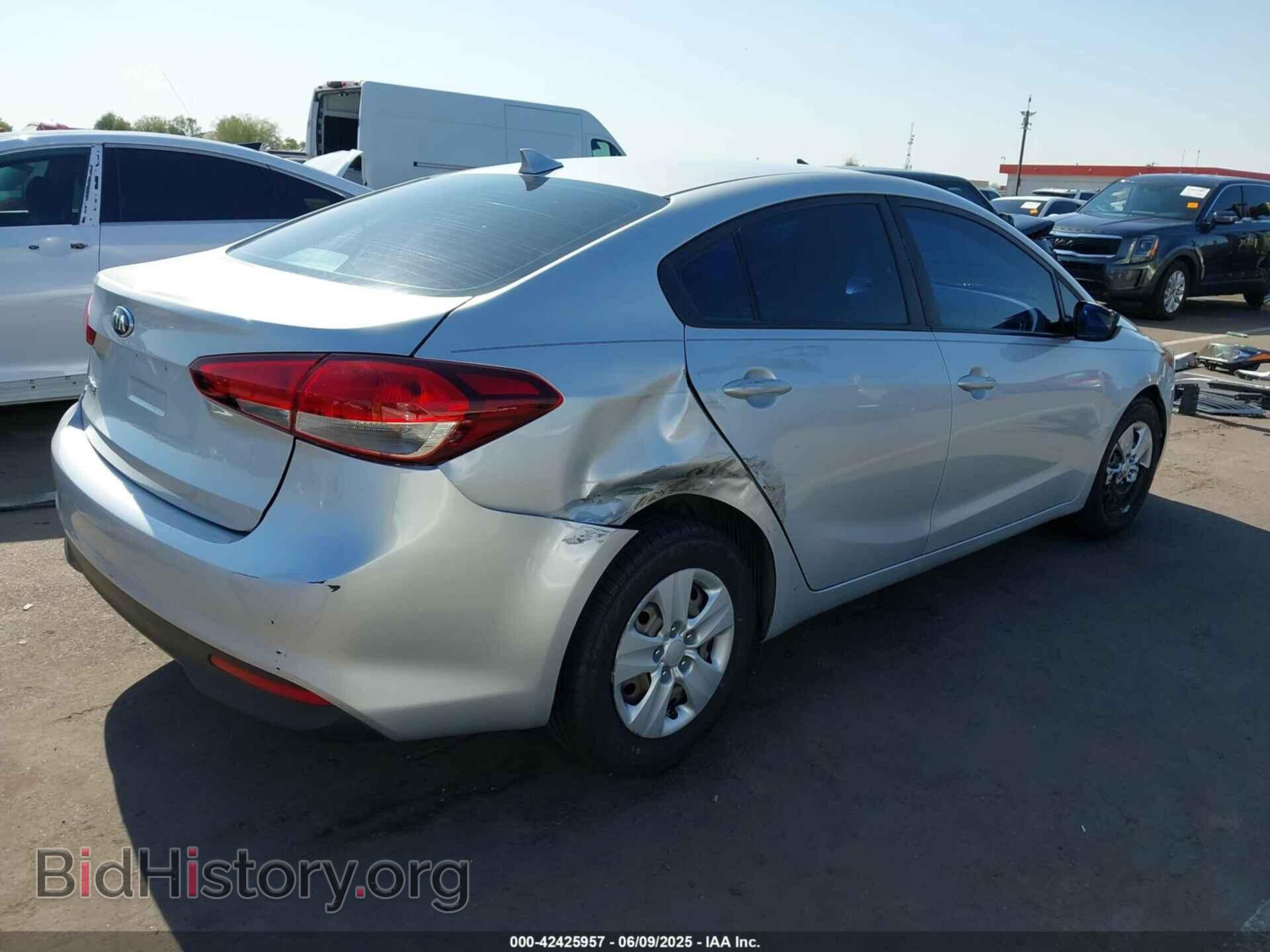 2017 KIA FORTE - VIN: 3KPFK4A71HE064591 - Фото 4