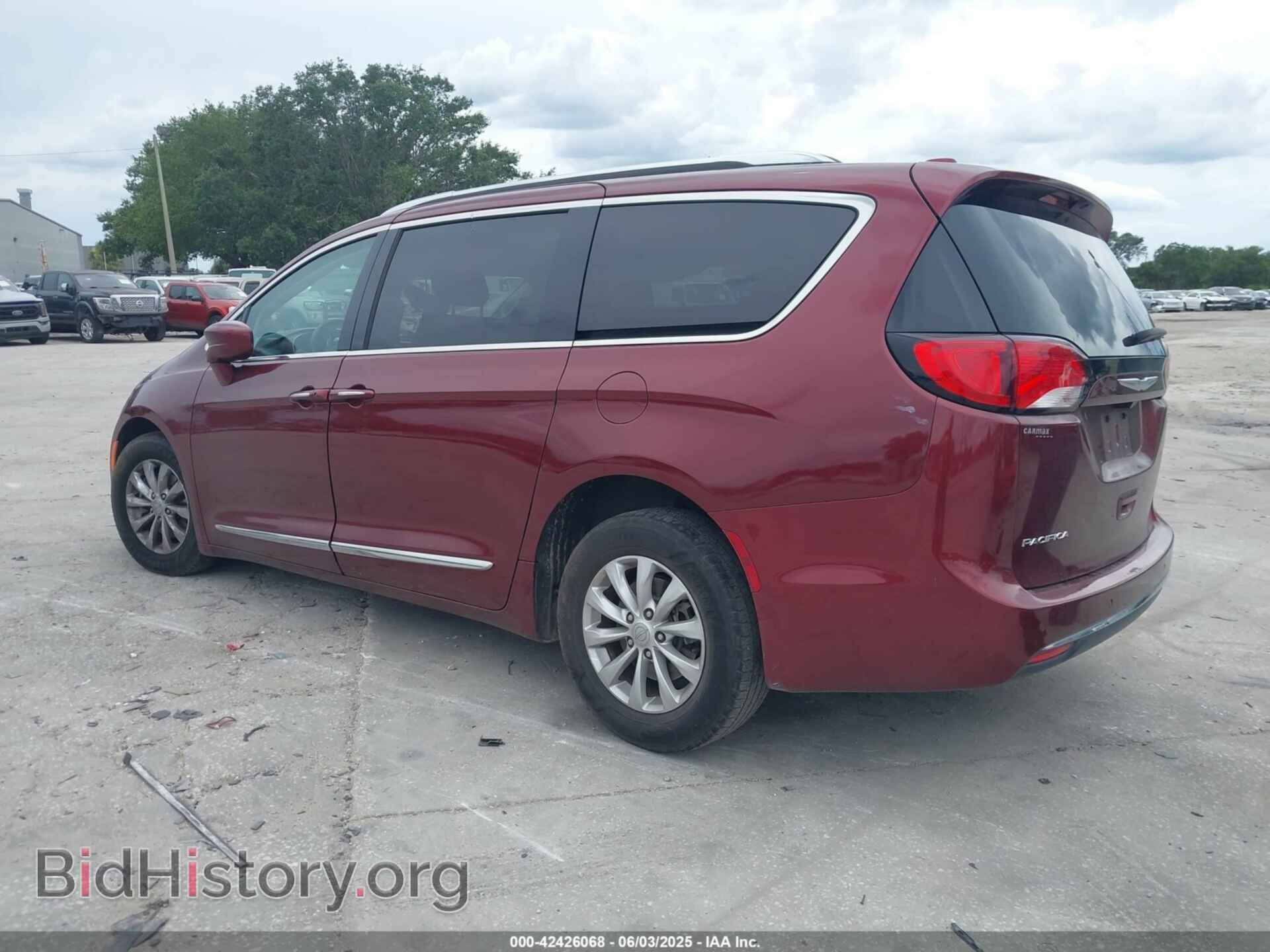 2018 CHRYSLER PACIFICA - VIN: 2C4RC1BG4JR110720 - Фото 3