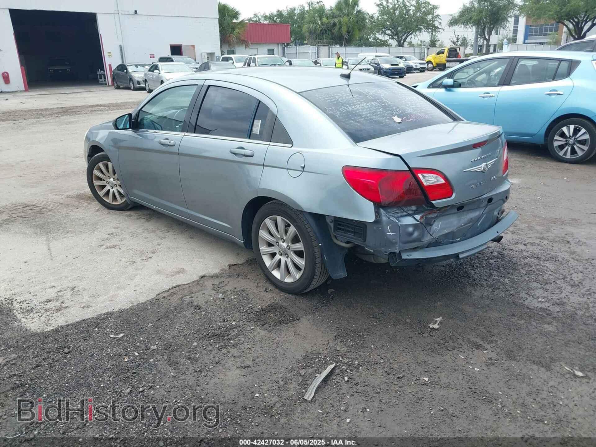 2010 CHRYSLER SEBRING - VIN: 1C3CC5FB4AN132732 - Фото 3