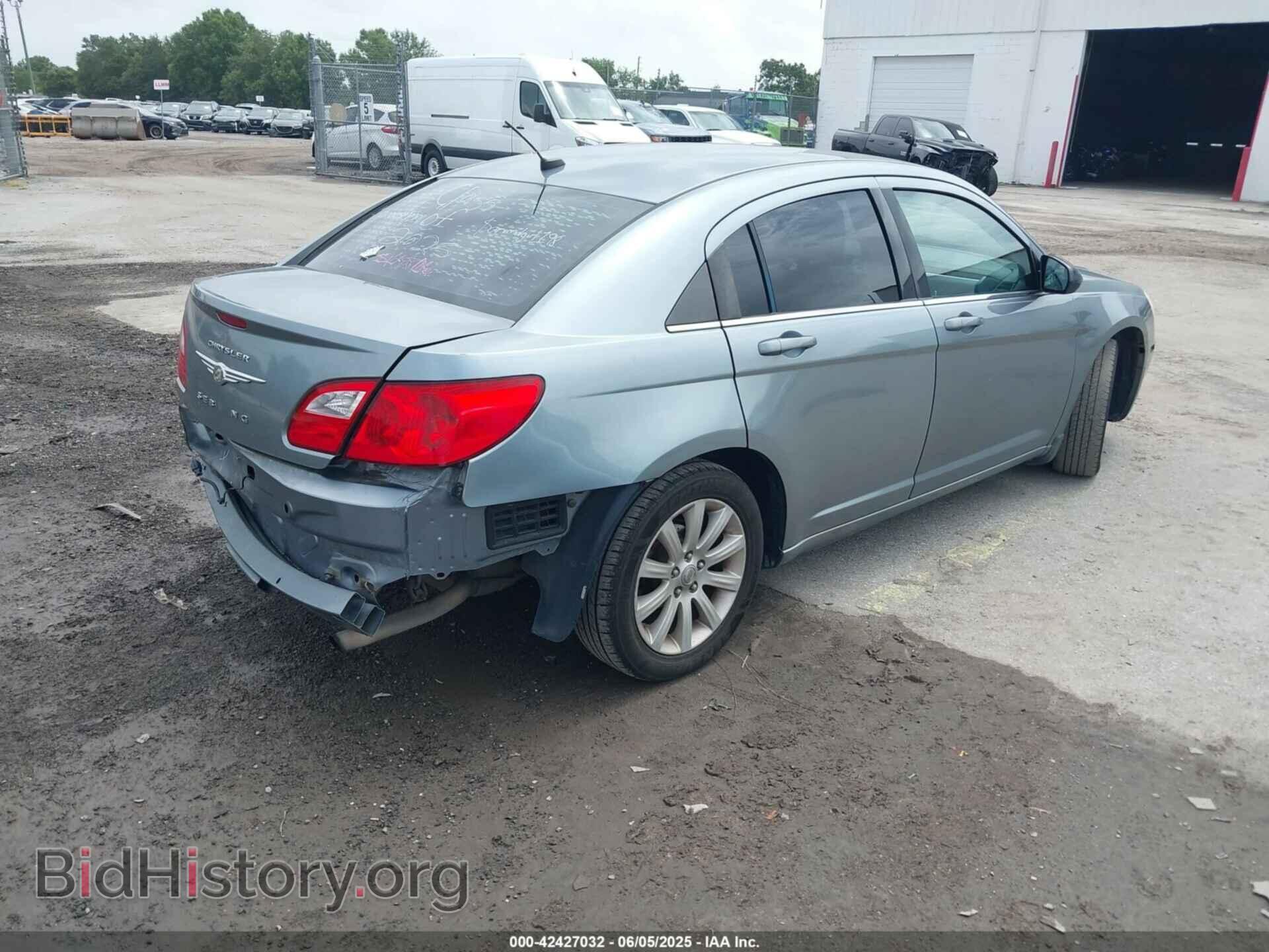 2010 CHRYSLER SEBRING - VIN: 1C3CC5FB4AN132732 - Фото 4
