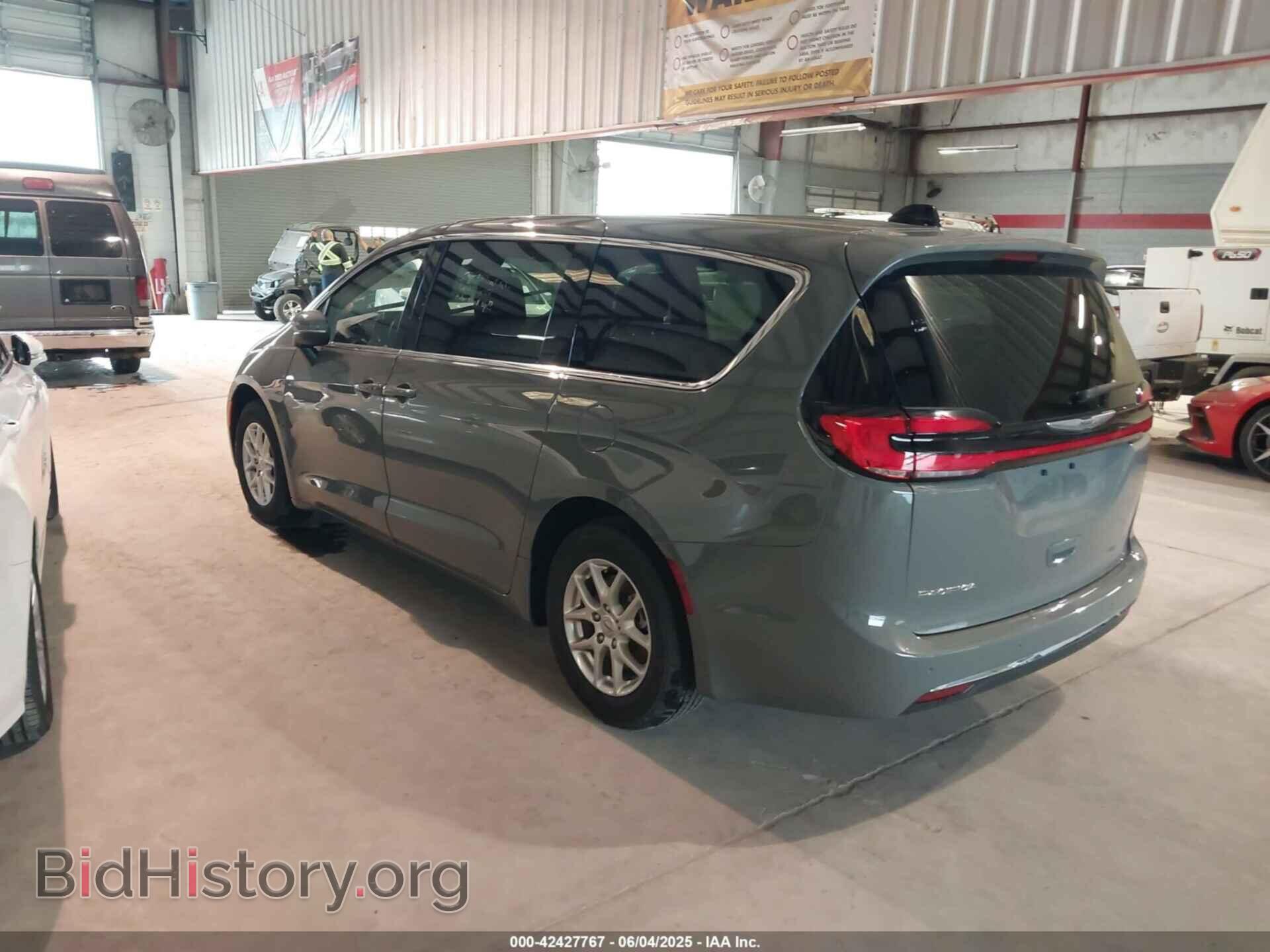 2023 CHRYSLER PACIFICA - VIN: 2C4RC1BG8PR581505 - Photo 3