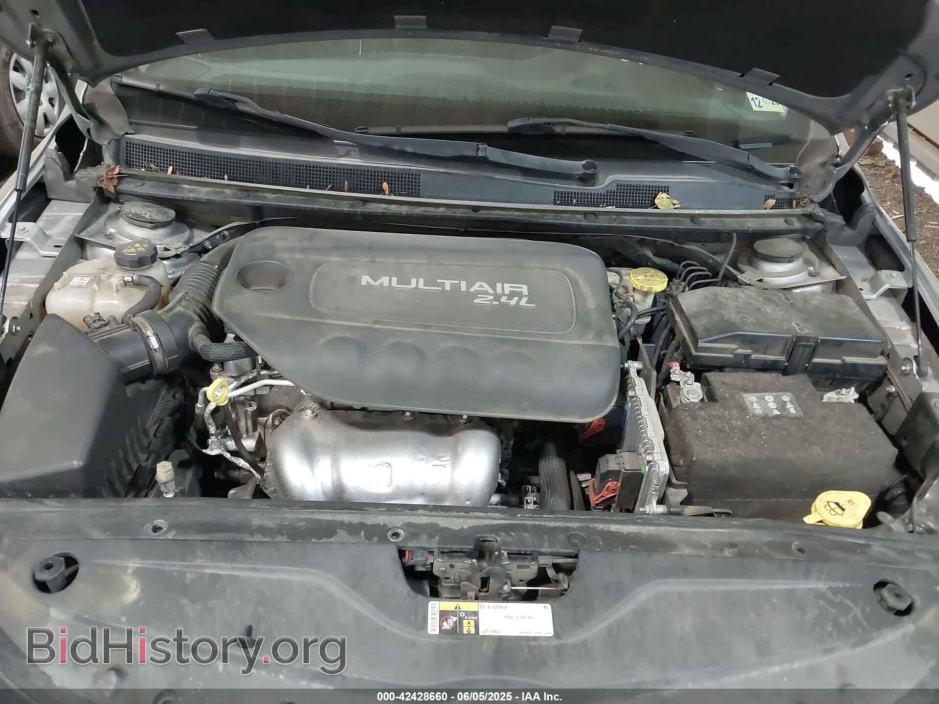 2016 CHRYSLER 200 - VIN: 1C3CCCAB3GN191047 - Фото 10