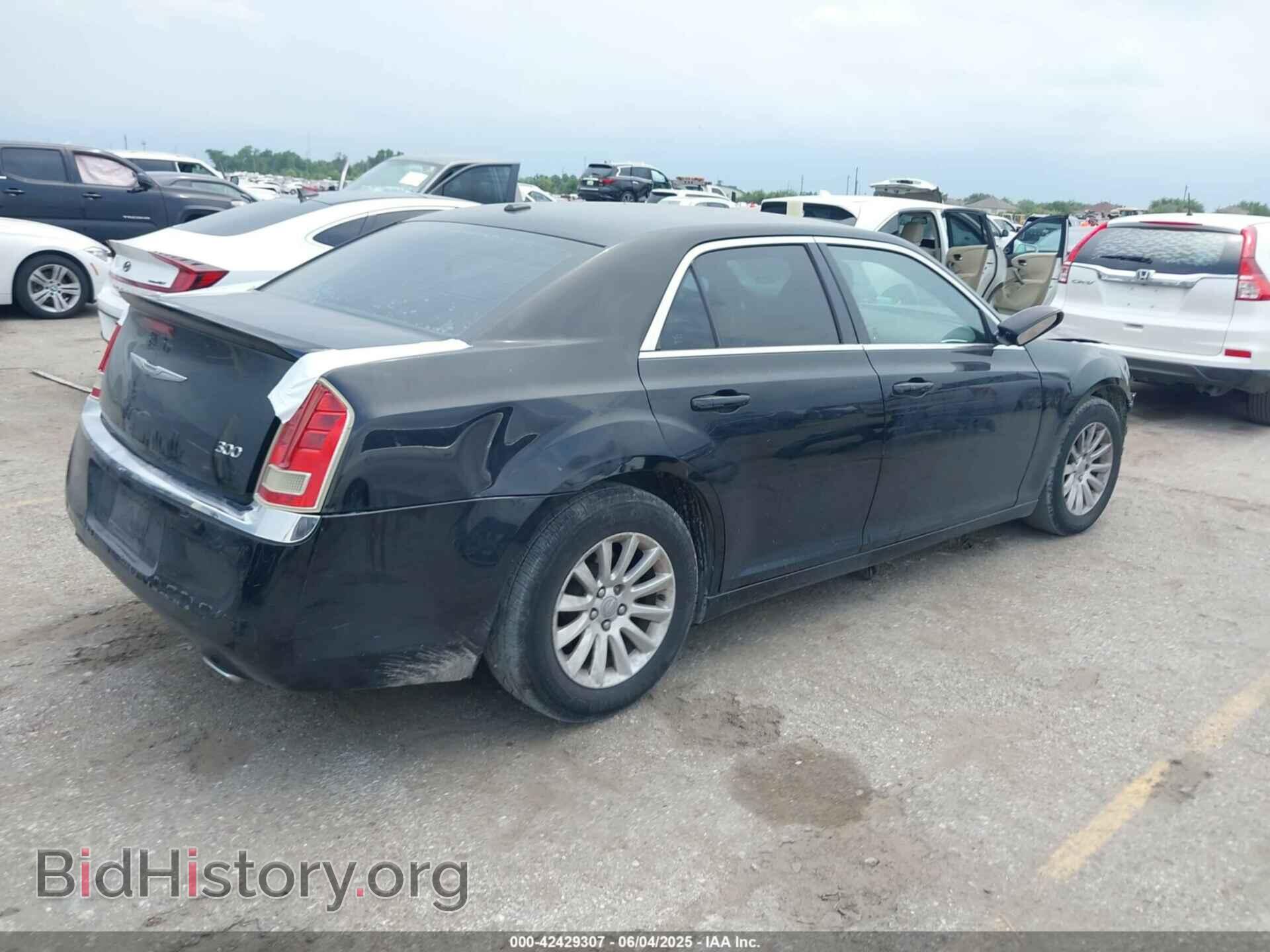 2014 CHRYSLER 300 - VIN: 2C3CCAAG0EH378042 - Фото 4