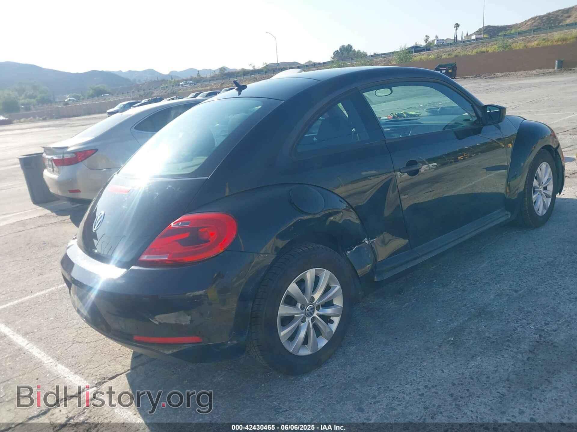 2014 VOLKSWAGEN BEETLE - VIN: 3VWFP7AT1EM629758 - Фото 4