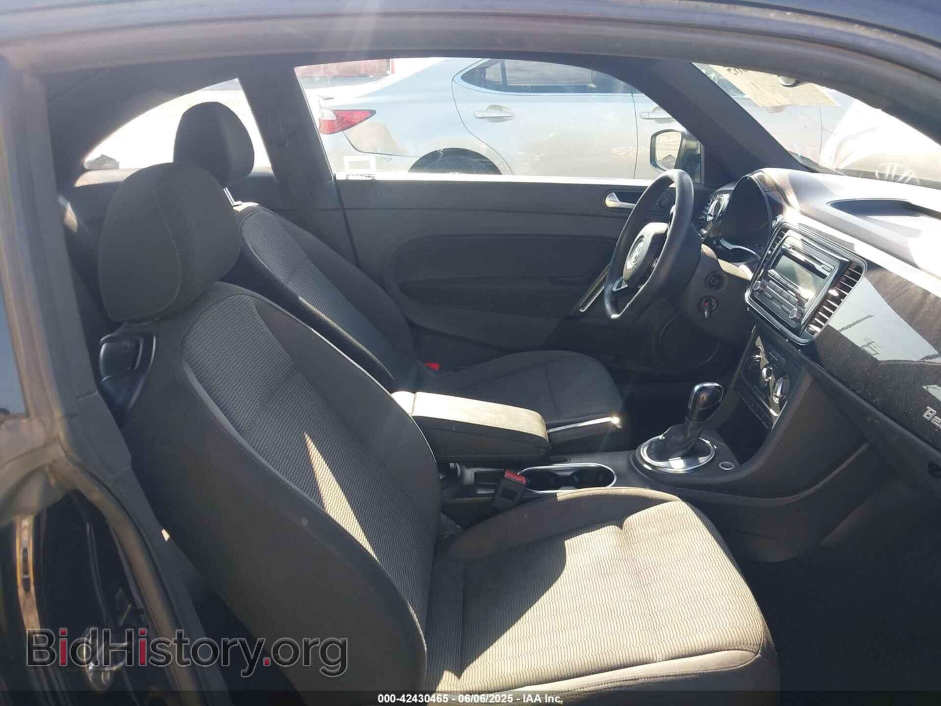 2014 VOLKSWAGEN BEETLE - VIN: 3VWFP7AT1EM629758 - Фото 5