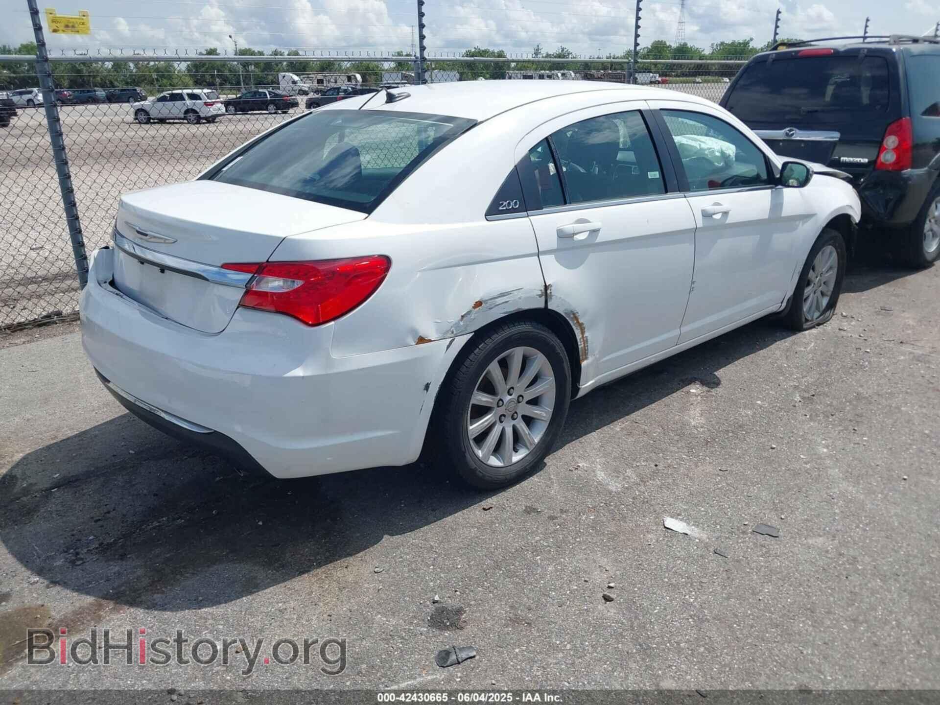 2013 CHRYSLER 200 - VIN: 1C3CCBBG1DN556132 - Фото 4