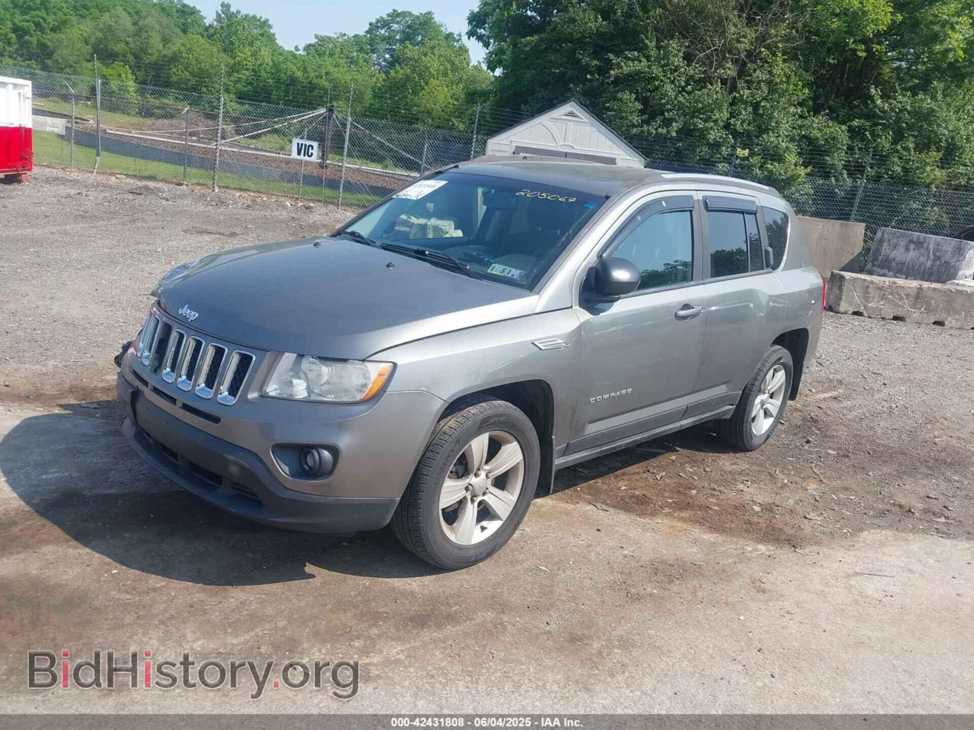 2013 JEEP COMPASS - VIN: 1C4NJDEBXDD205067 - Photo 2