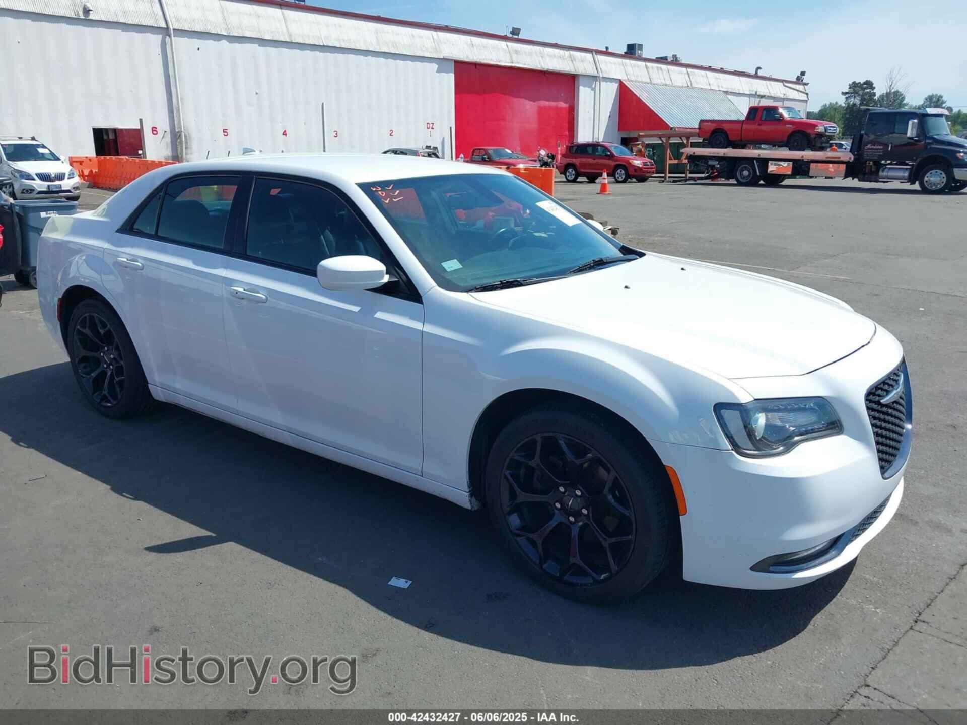 Фотография 2C3CCABG2KH565180 - CHRYSLER 300 2019