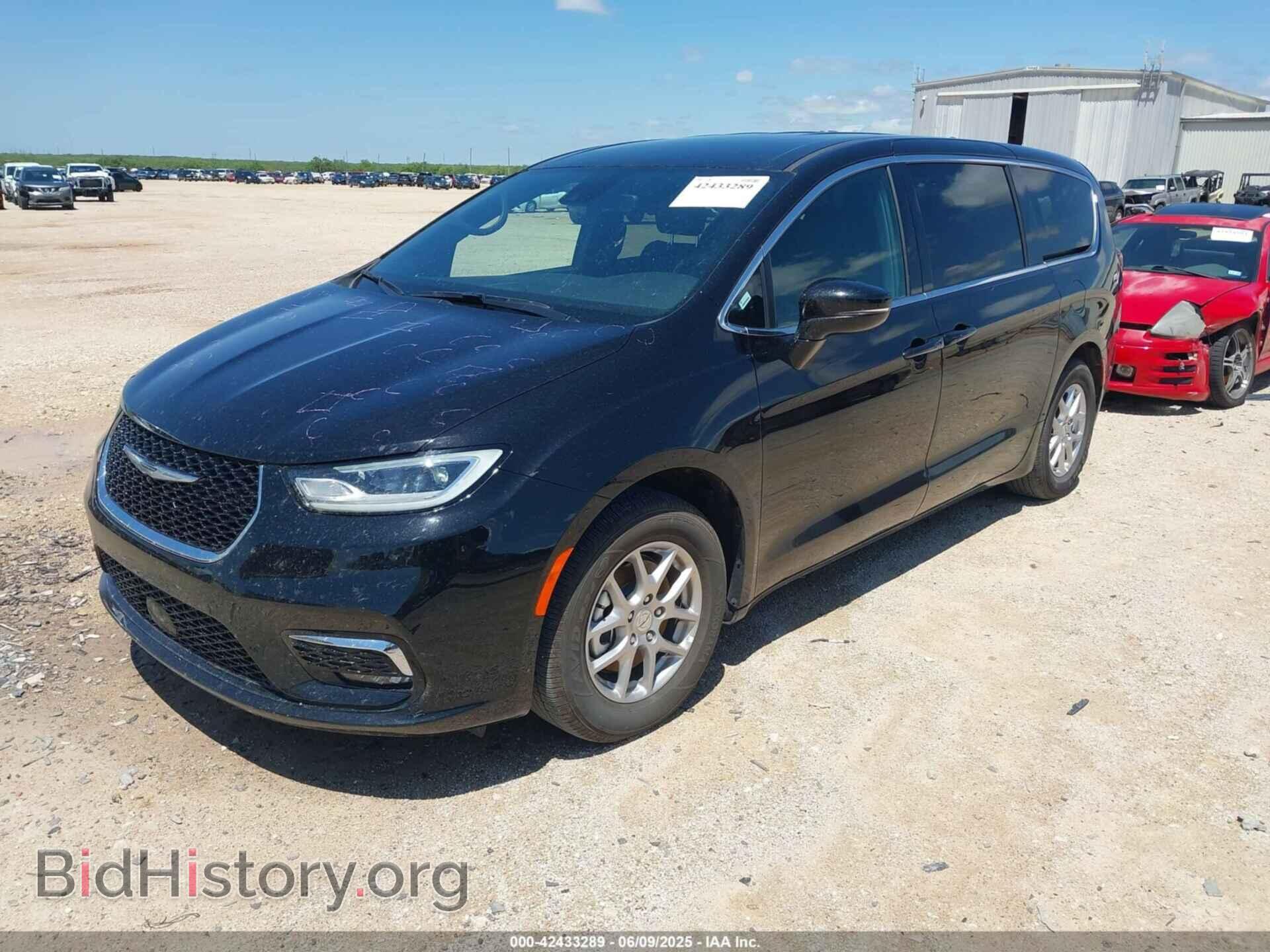 2025 CHRYSLER PACIFICA - VIN: 2C4RC1BG8SR531616 - Фото 2