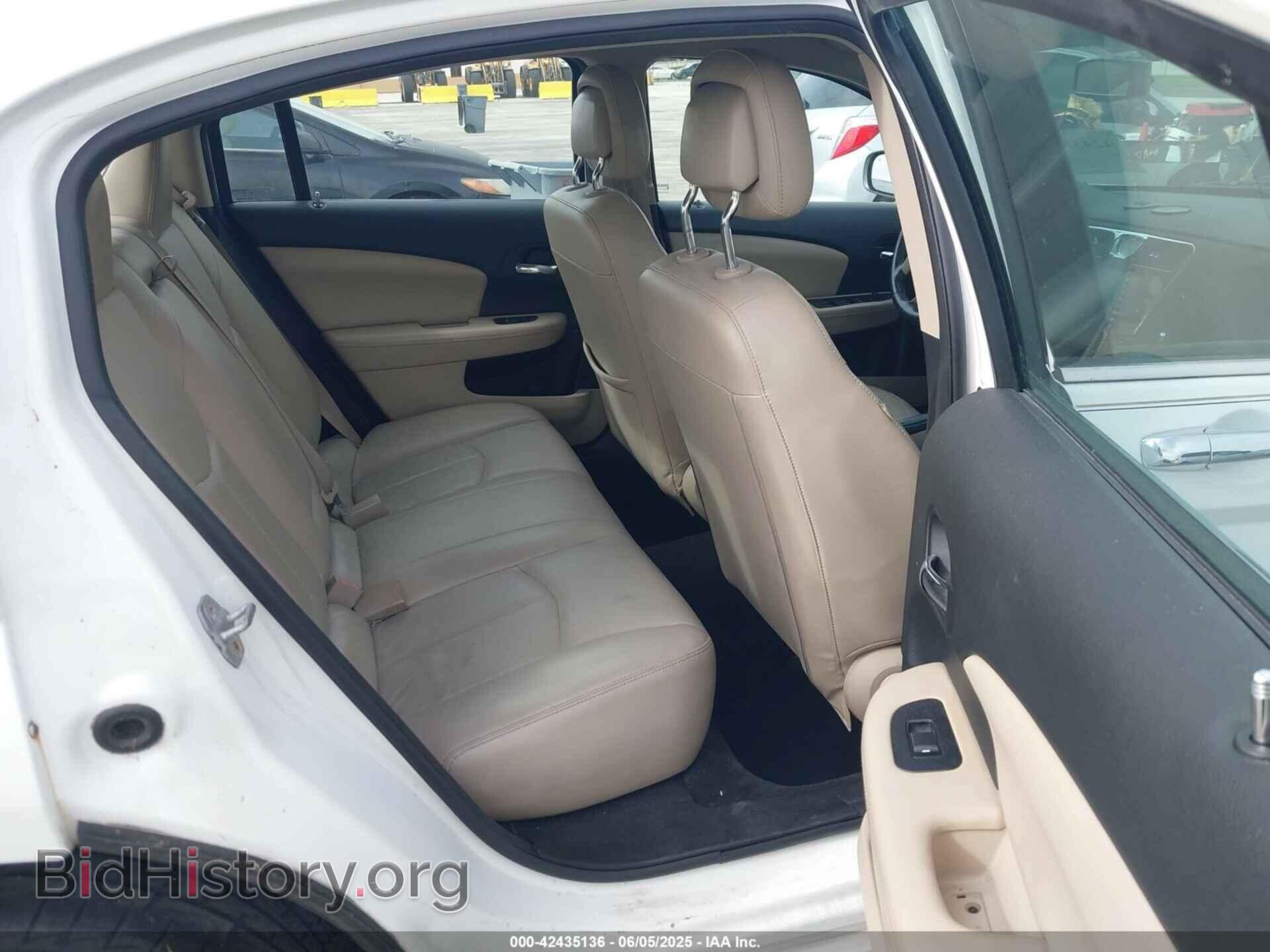 2012 CHRYSLER 200 - VIN: 1C3CCBCB0CN299613 - Фото 8