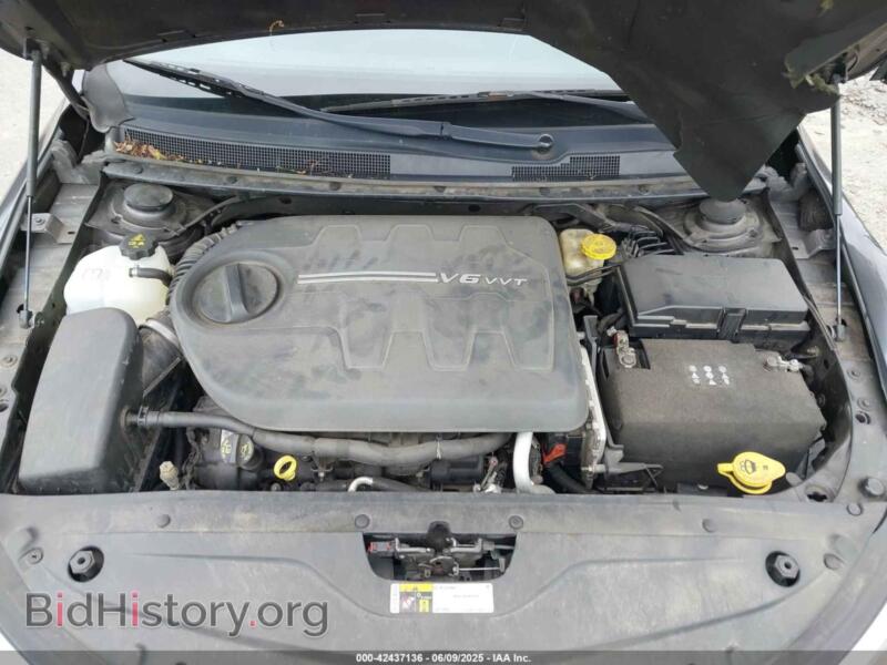 2016 Chrysler 200 (VIN 1C3CCCEG0GN100628) — фото 10 из 19