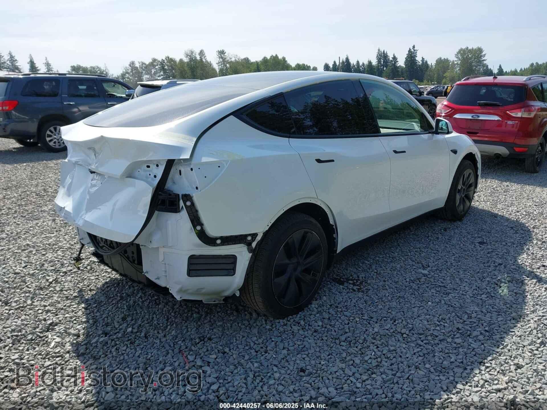 2025 TESLA MODEL Y - VIN: 7SAYGDED8SA351745 - Фото 4