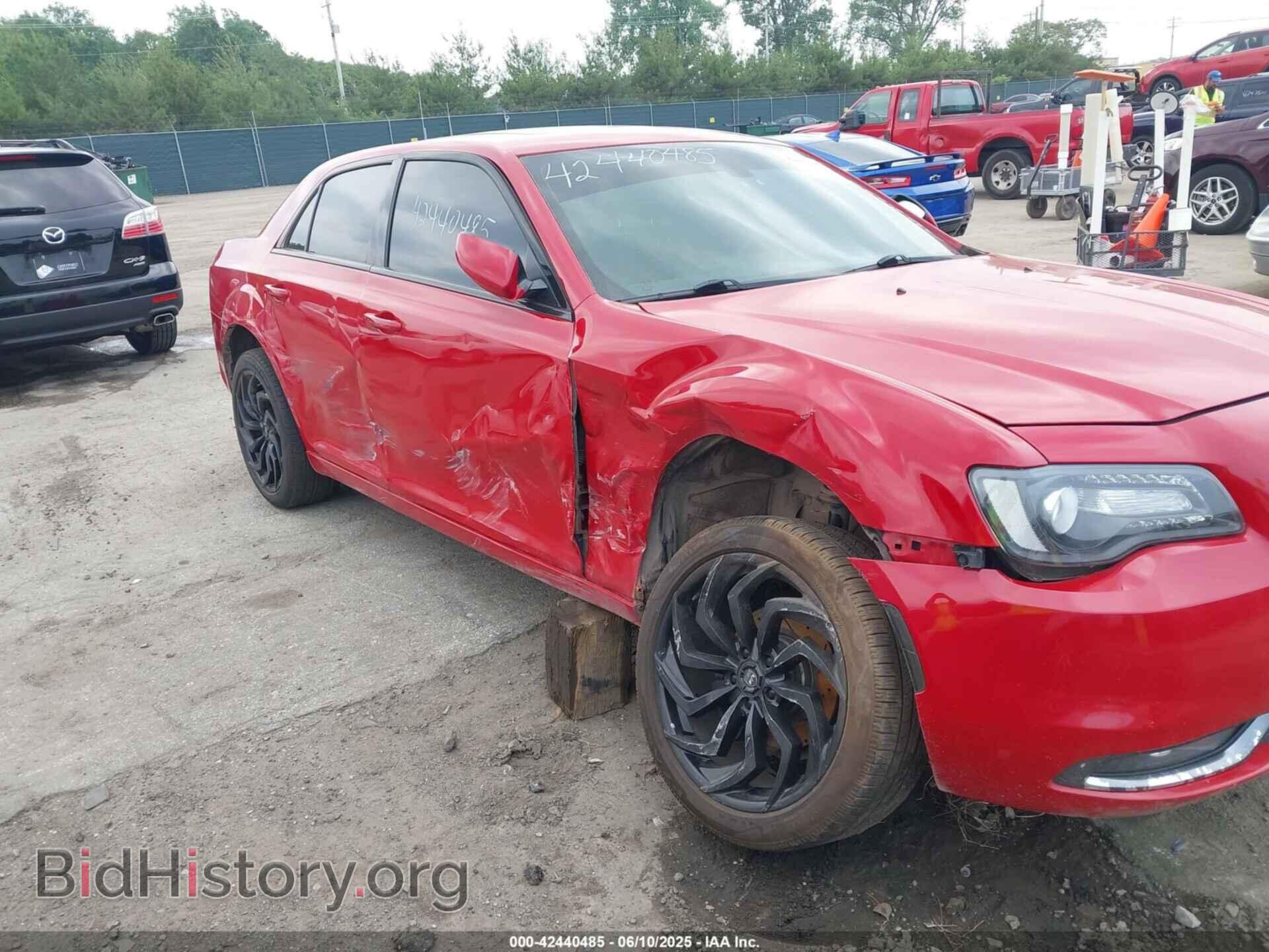 2016 CHRYSLER 300 - VIN: 2C3CCABG1GH167658 - Фото 6