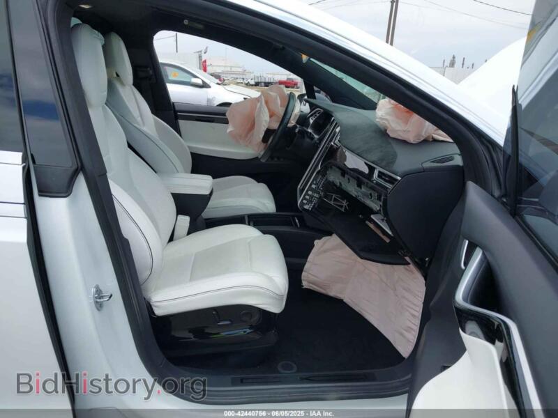 2016 Tesla MODEL X (VIN 5YJXCBE4XGF021916) — photo 5 of 18