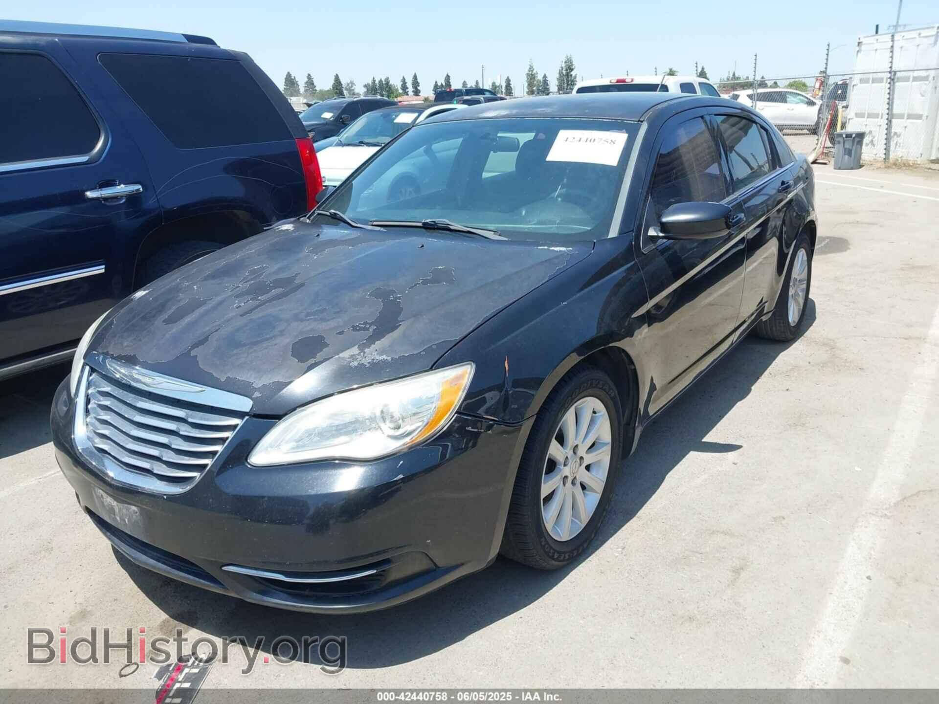 2011 CHRYSLER 200 - VIN: 1C3BC1FG0BN606760 - Фото 2