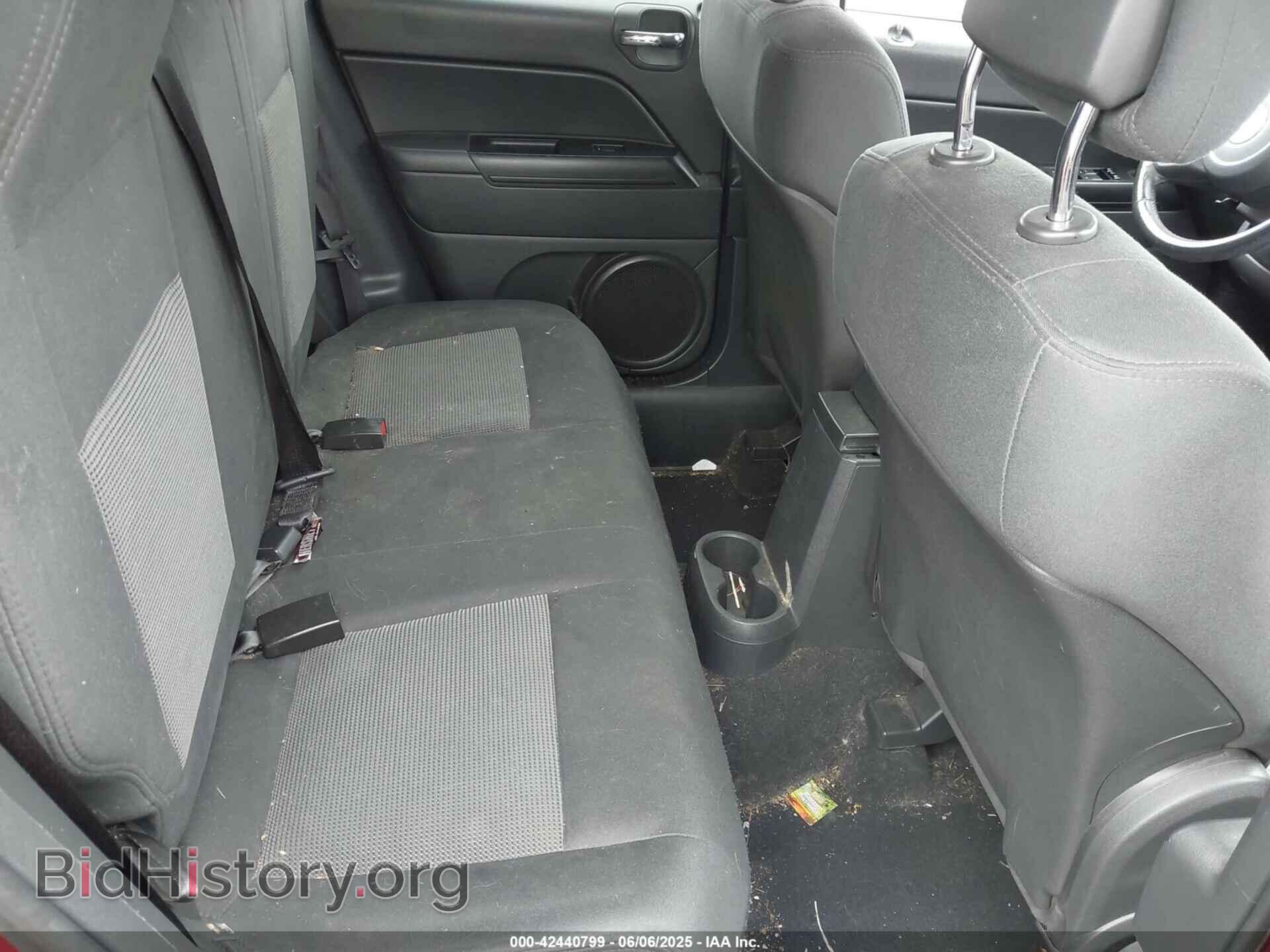 2012 JEEP COMPASS - VIN: 1C4NJDEB1CD525652 - Photo 8