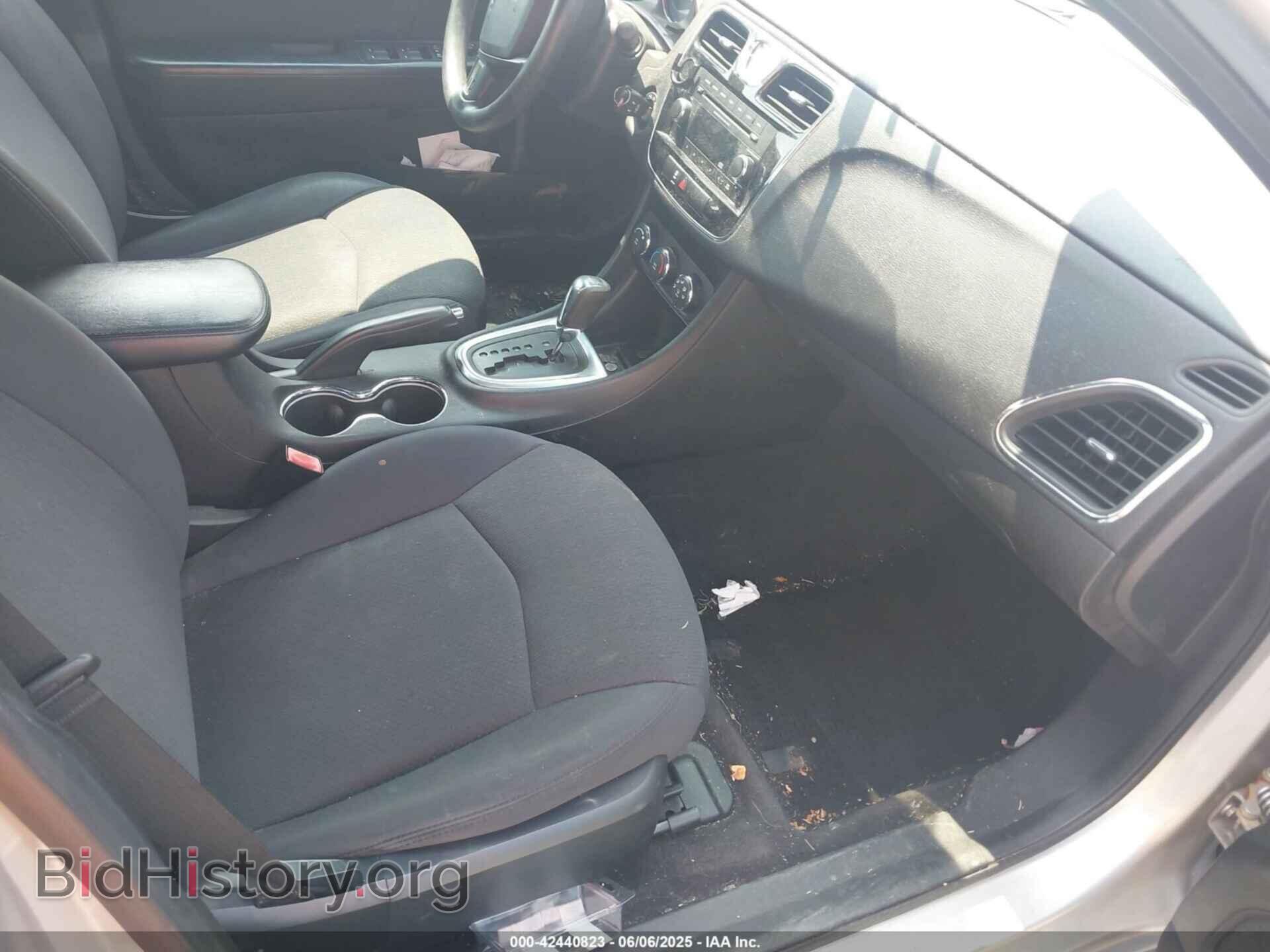 2012 CHRYSLER 200 - VIN: 1C3CCBABXCN305890 - Фото 5