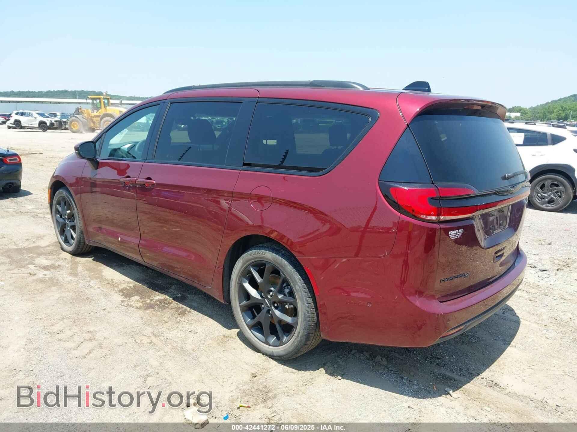 2023 CHRYSLER PACIFICA - VIN: 2C4RC1BG7PR513017 - Фото 3