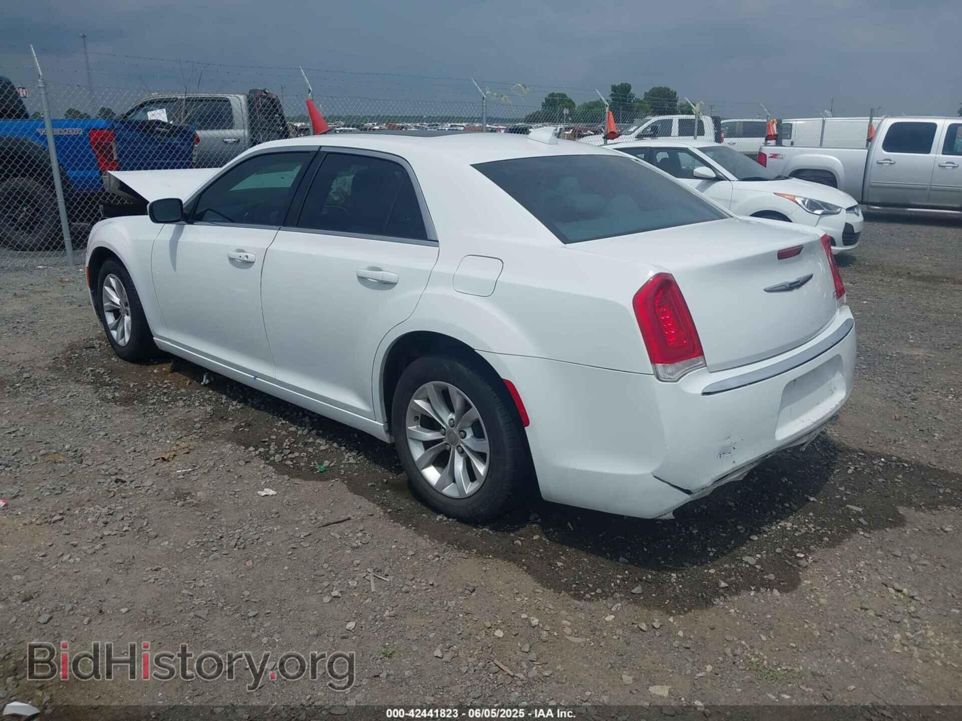 2016 CHRYSLER 300 - VIN: 2C3CCAAG2GH216920 - Фото 3