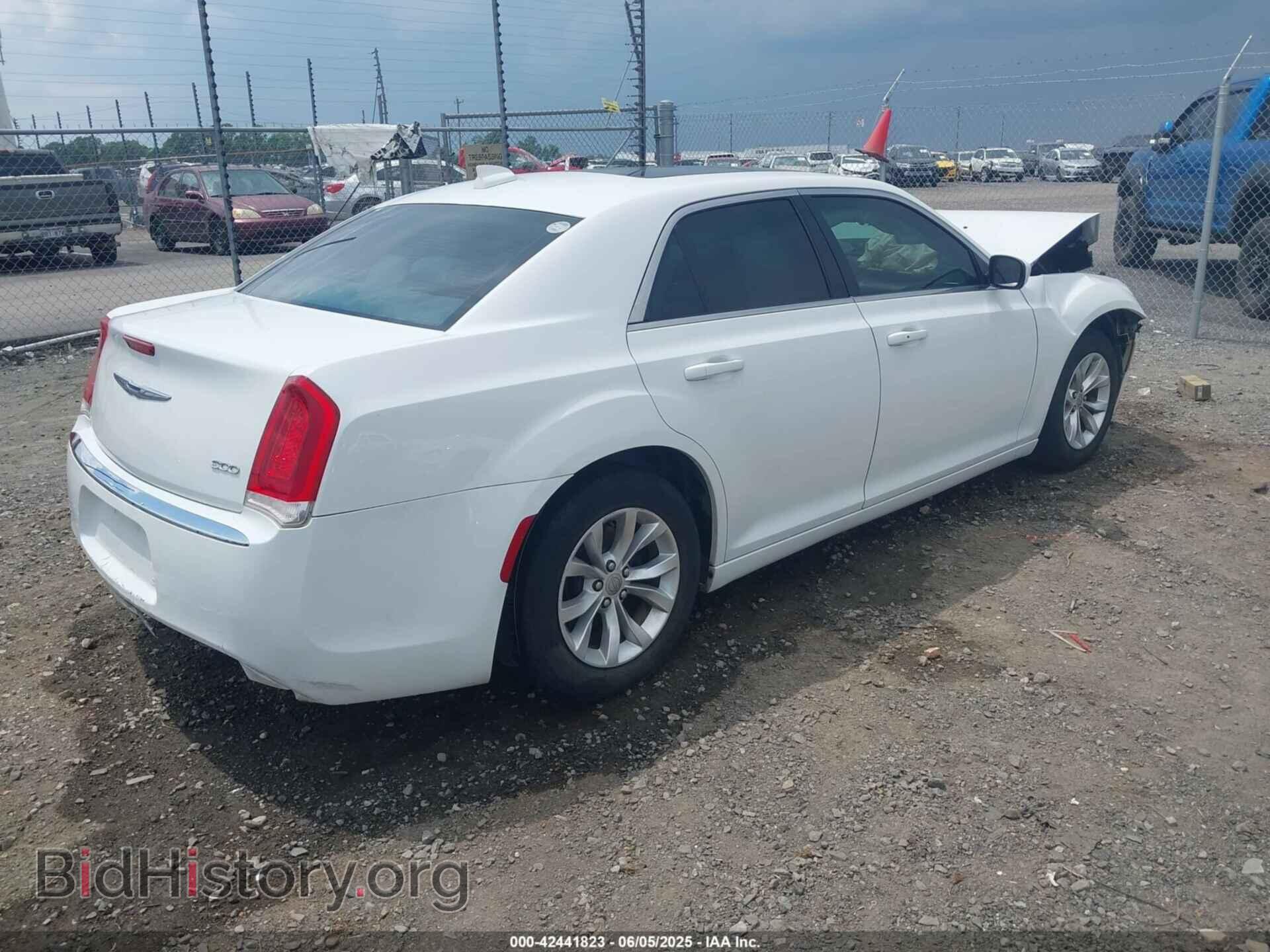 2016 CHRYSLER 300 - VIN: 2C3CCAAG2GH216920 - Фото 4