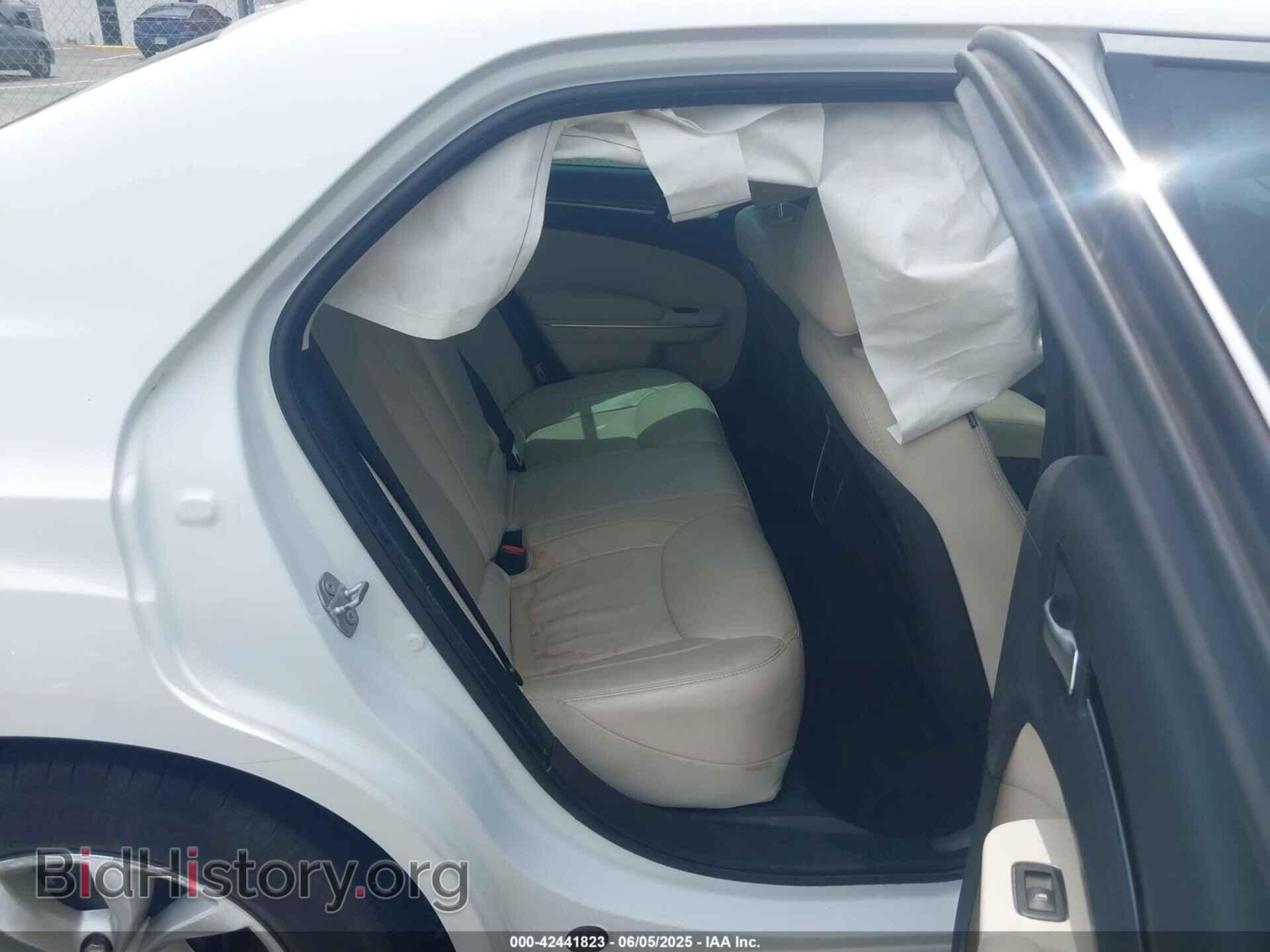 2016 CHRYSLER 300 - VIN: 2C3CCAAG2GH216920 - Фото 8