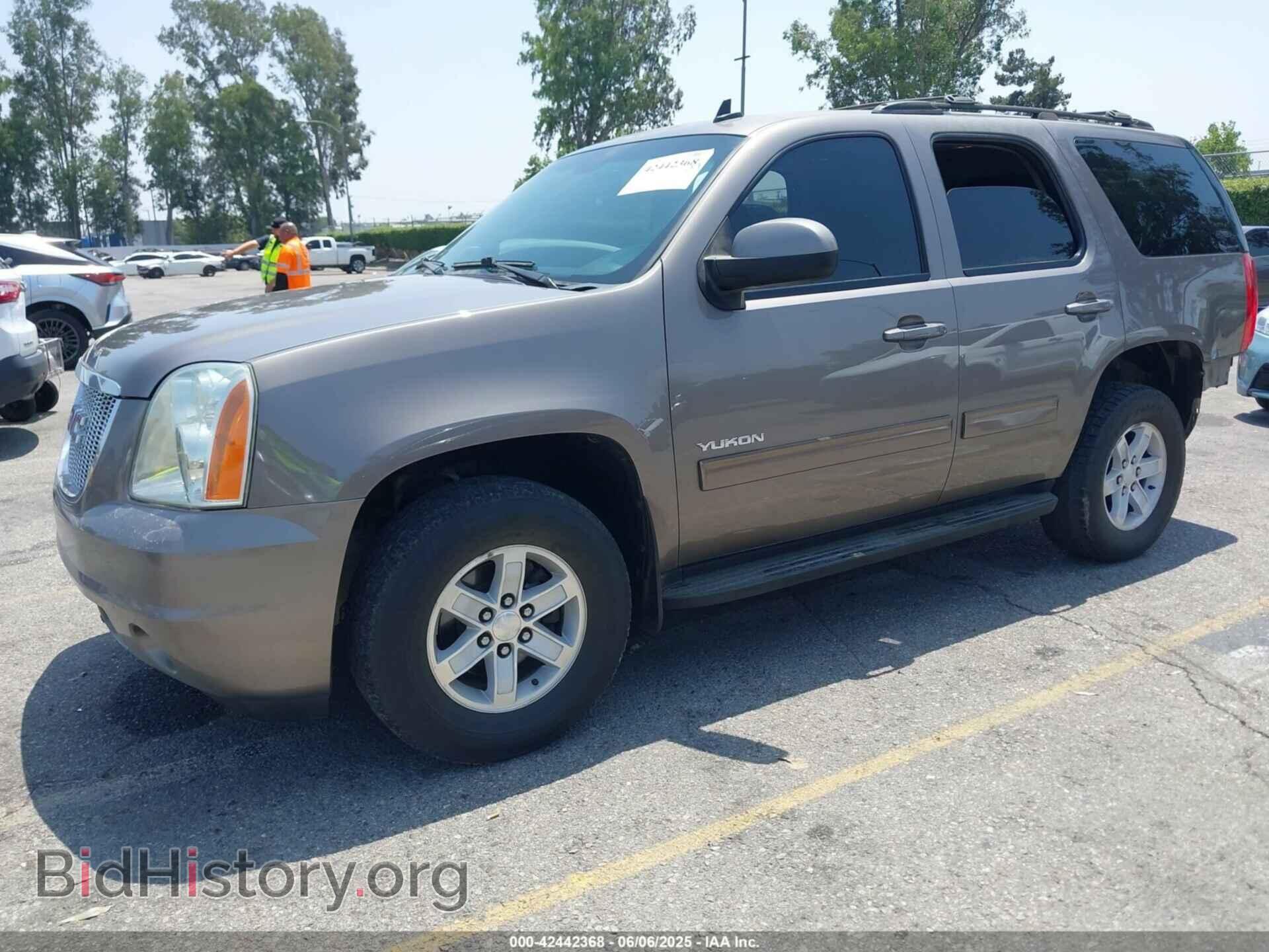 2012 GMC YUKON - VIN: 1GKS2AE08CR153621 - Photo 2