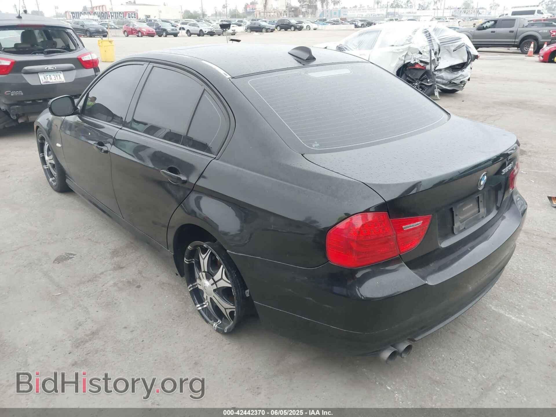 2009 BMW 328I - VIN: WBAPH57569NL77841 - Фото 3