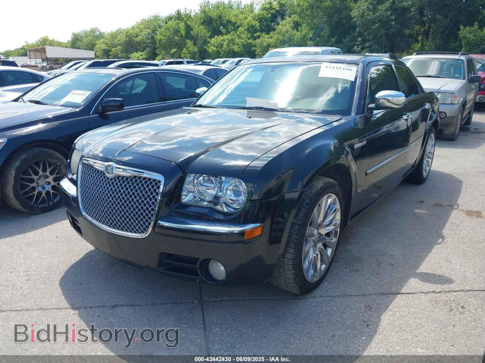 2009 CHRYSLER 300C - VIN: 2C3LA63T09H583220 - Фото 2