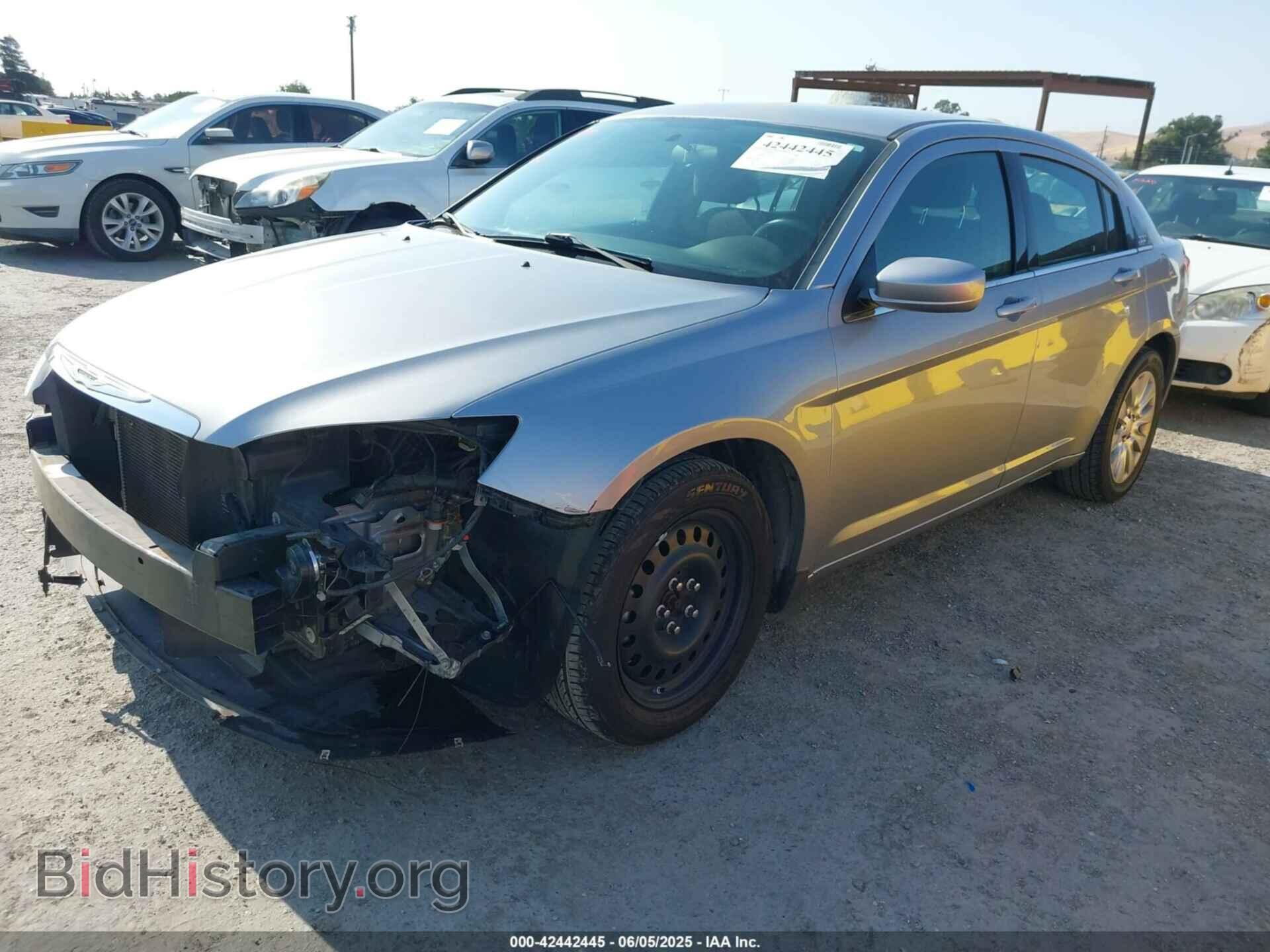 2014 CHRYSLER 200 - VIN: 1C3CCBAB3EN230274 - Фото 2