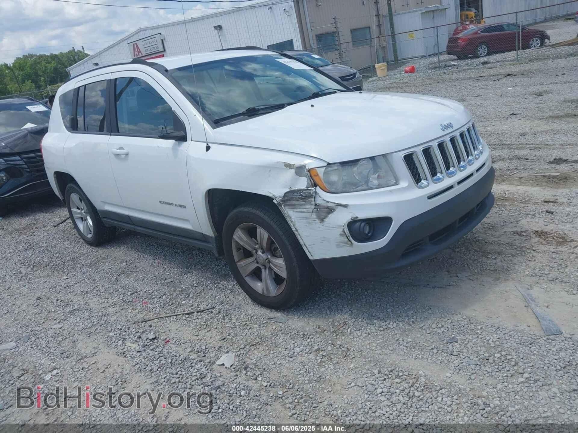 Photo 1J4NT1FB6BD253308 - JEEP COMPASS 2011