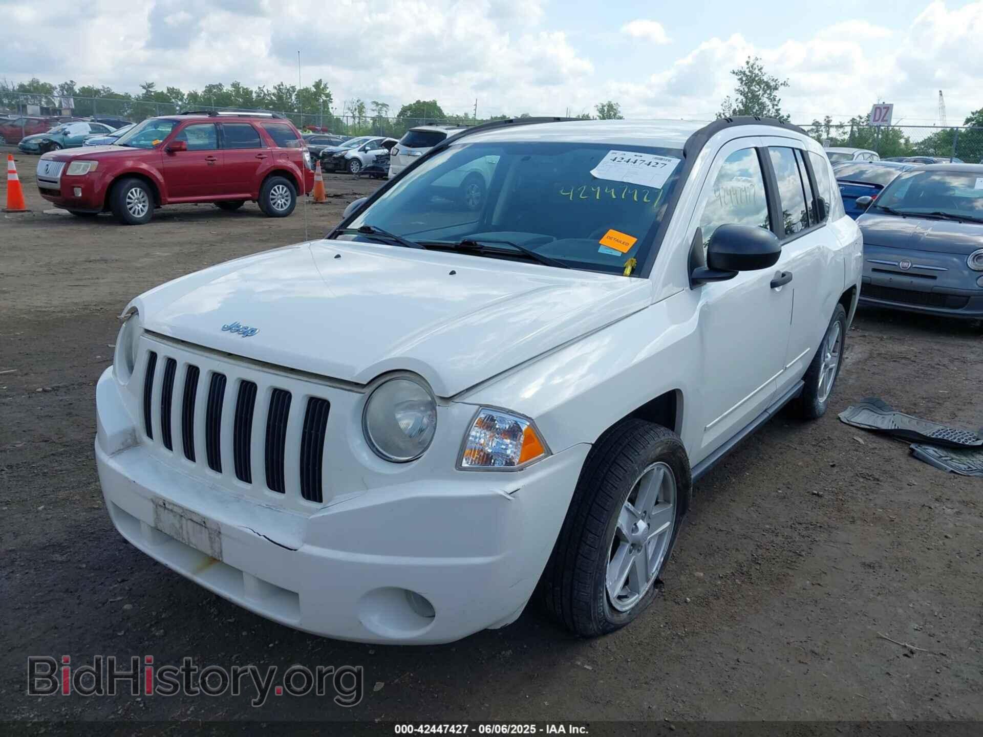 2008 JEEP COMPASS - VIN: 1J8FT47W28D691757 - Фото 2