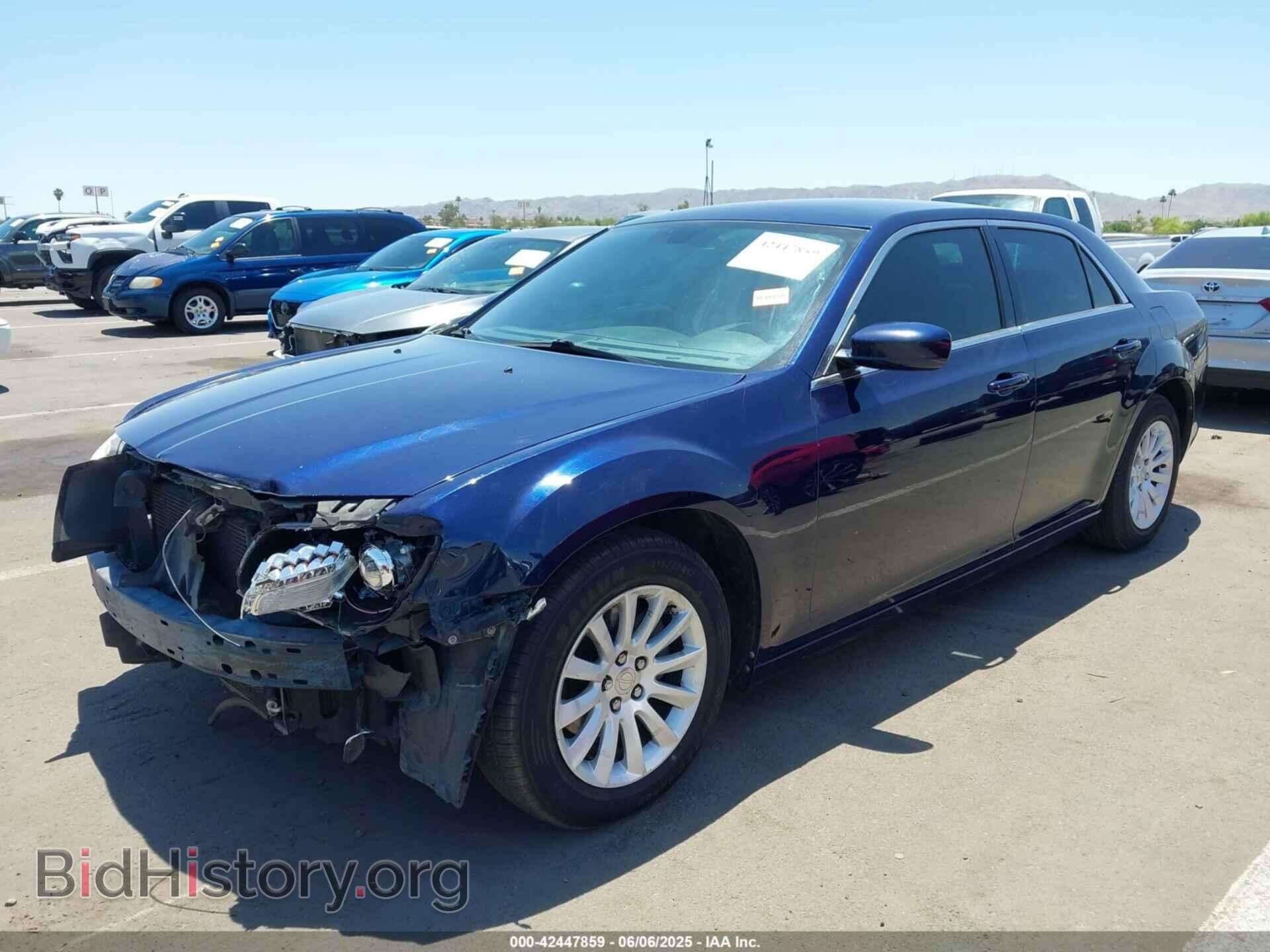 2014 CHRYSLER 300 - VIN: 2C3CCAAG1EH200446 - Фото 2