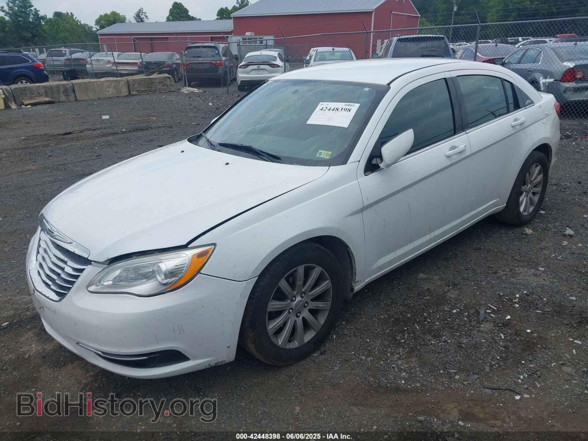 2013 CHRYSLER 200 - VIN: 1C3CCBBG3DN678040 - Фото 2