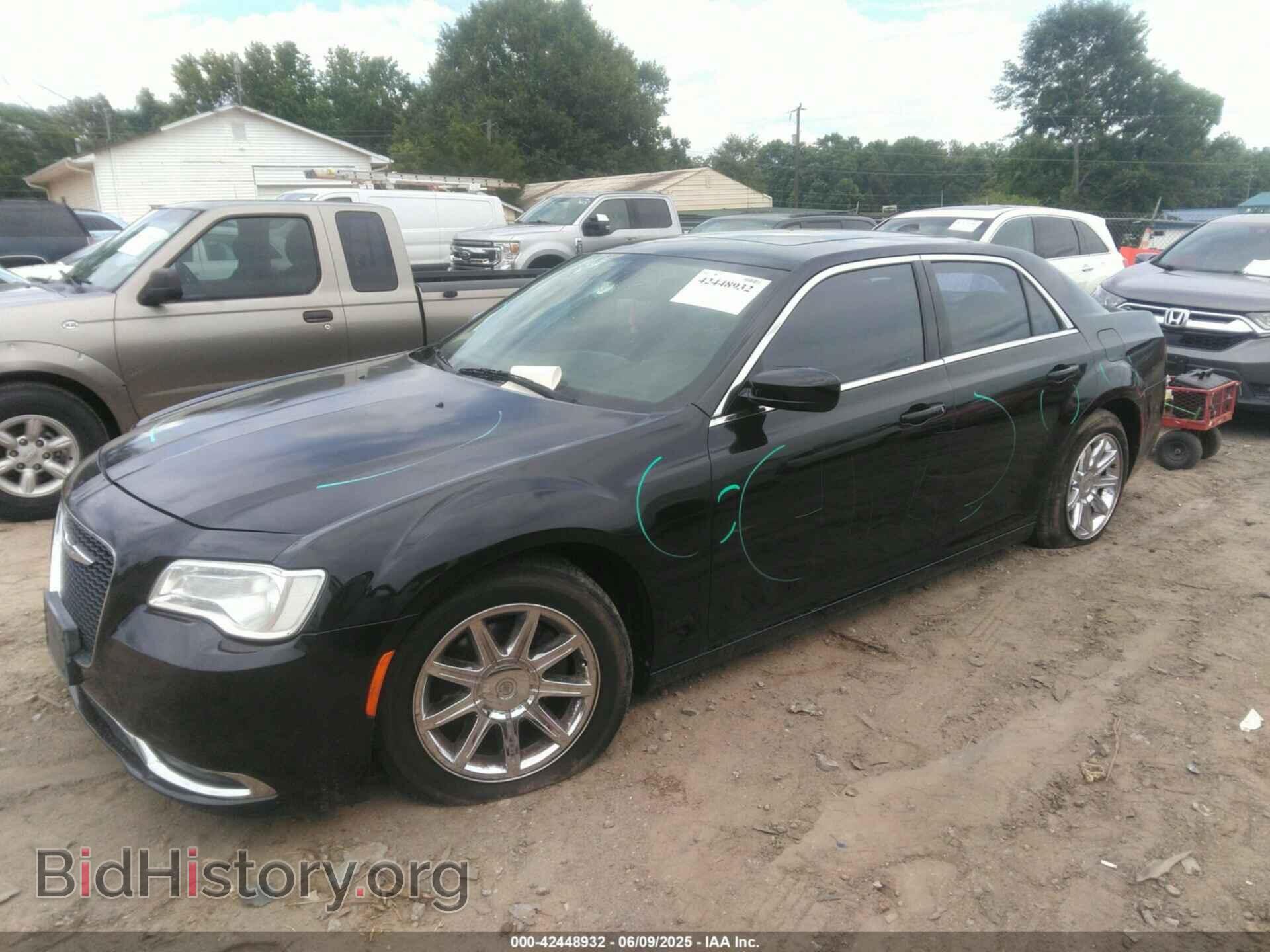 2015 CHRYSLER 300 - VIN: 2C3CCAAG4FH810553 - Фото 2
